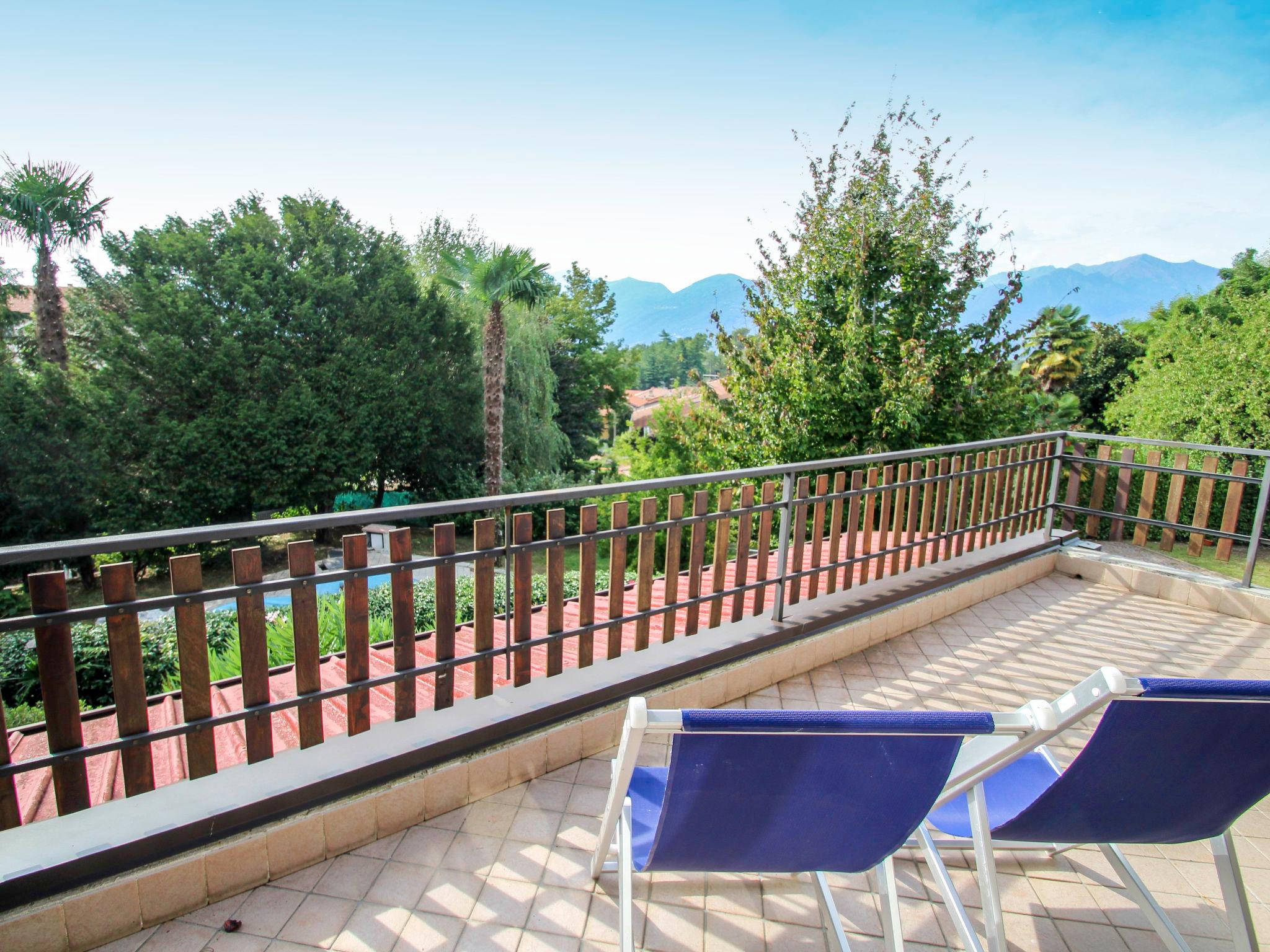 Photo 13 - Appartement de 1 chambre à Luino avec piscine et vues sur la montagne