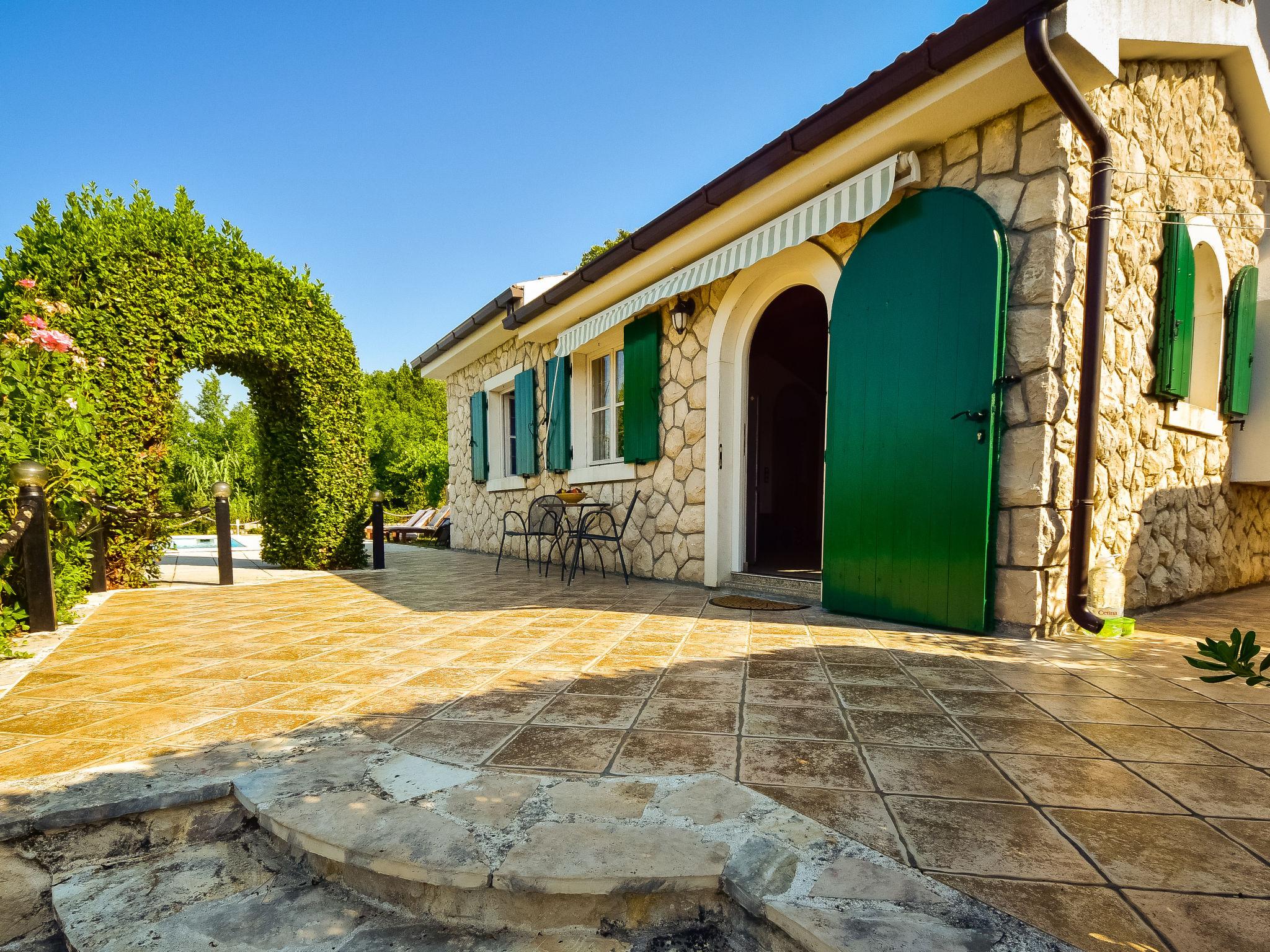 Foto 22 - Casa de 2 quartos em Zadar com piscina privada e vistas do mar