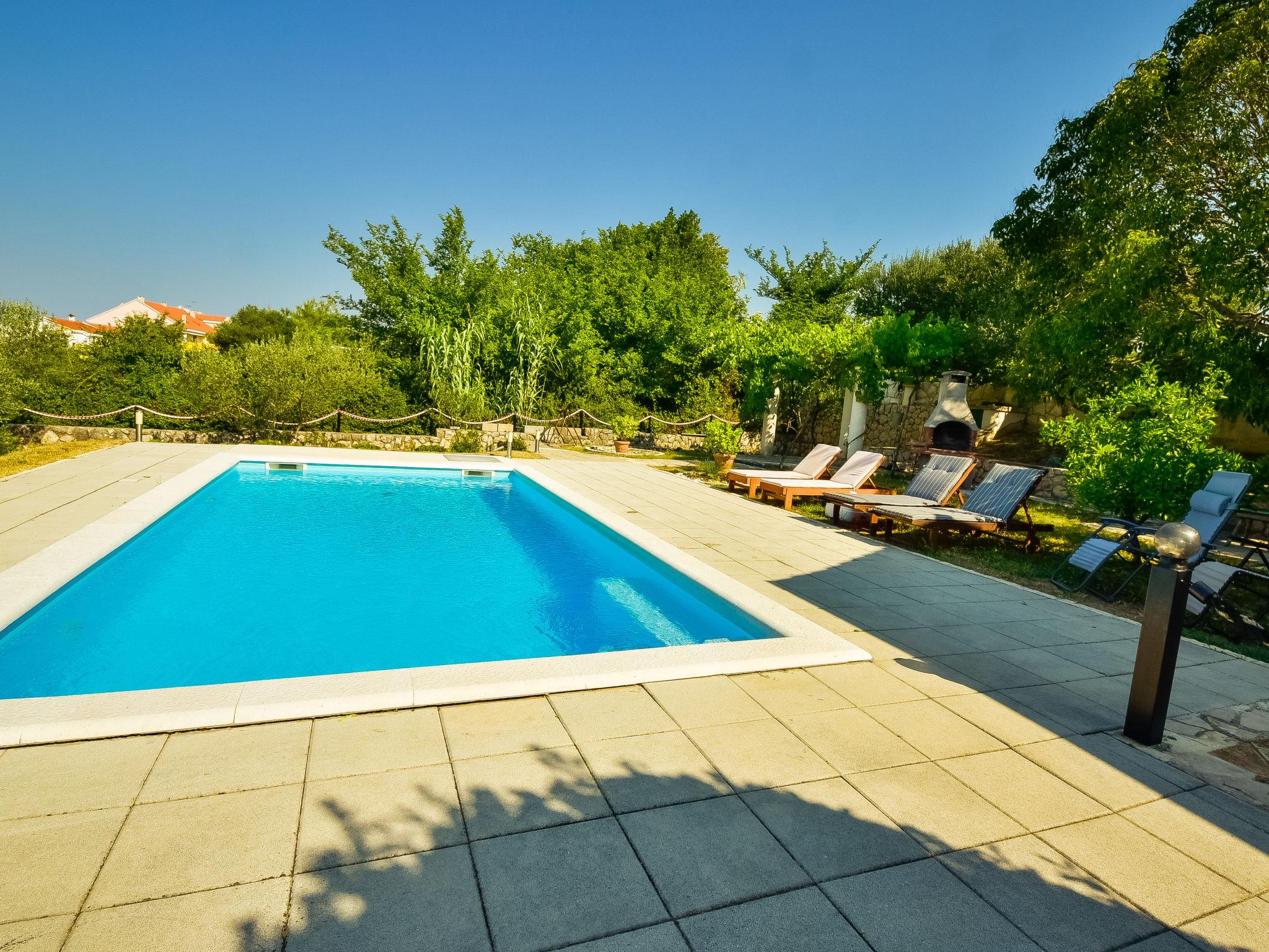 Photo 2 - Maison de 2 chambres à Zadar avec piscine privée et vues à la mer