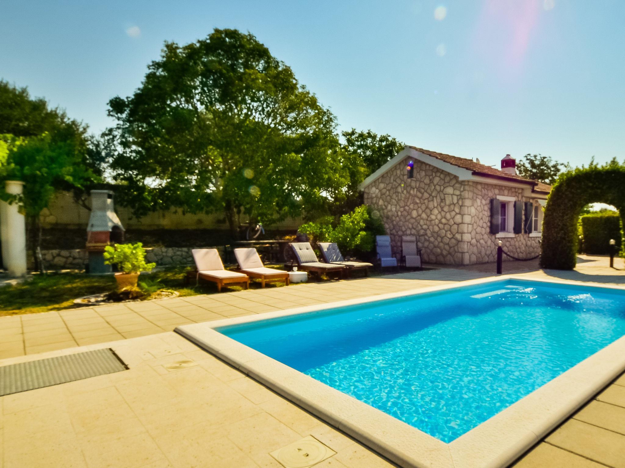 Photo 16 - Maison de 2 chambres à Zadar avec piscine privée et vues à la mer