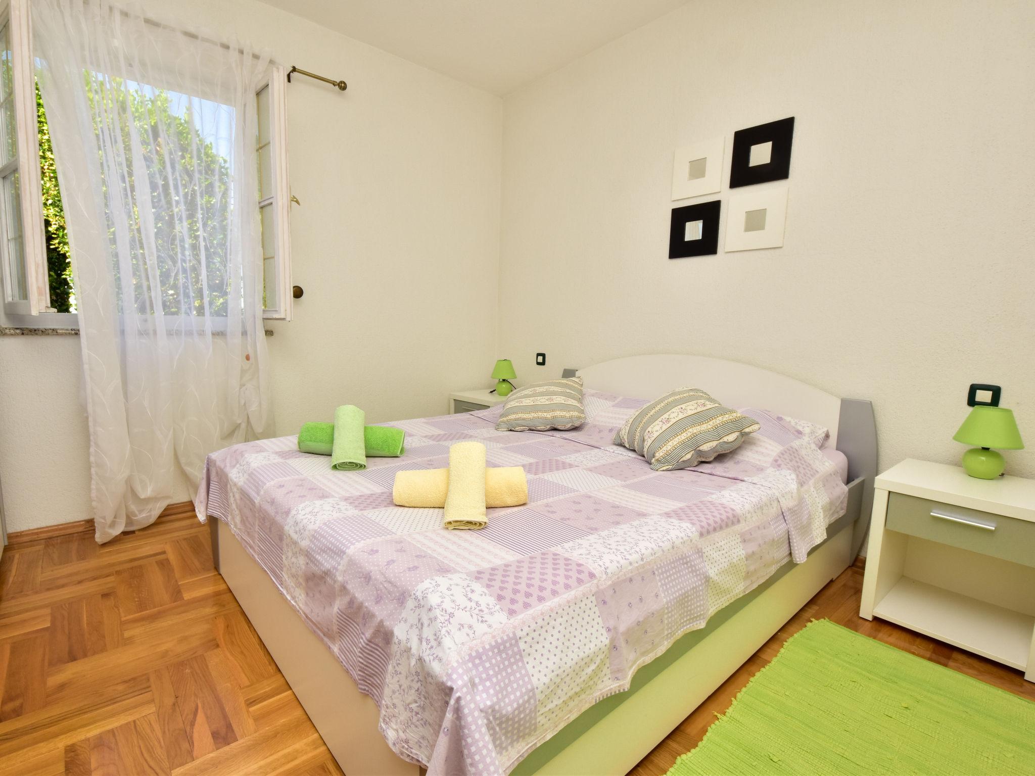 Photo 10 - 2 bedroom House in Zadar with private pool and garden