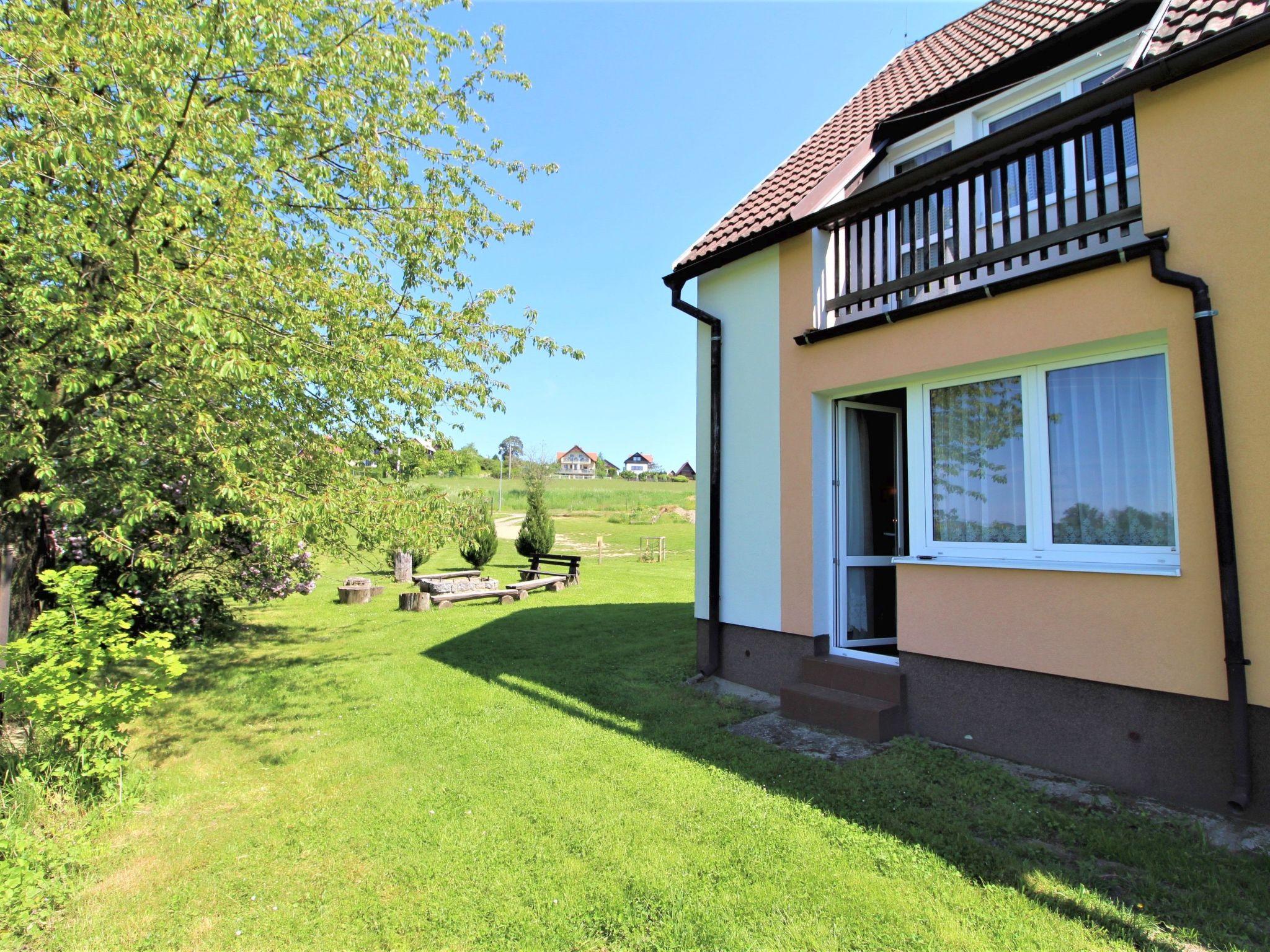 Foto 11 - Apartamento de 2 habitaciones en Rabyně con jardín y vistas a la montaña