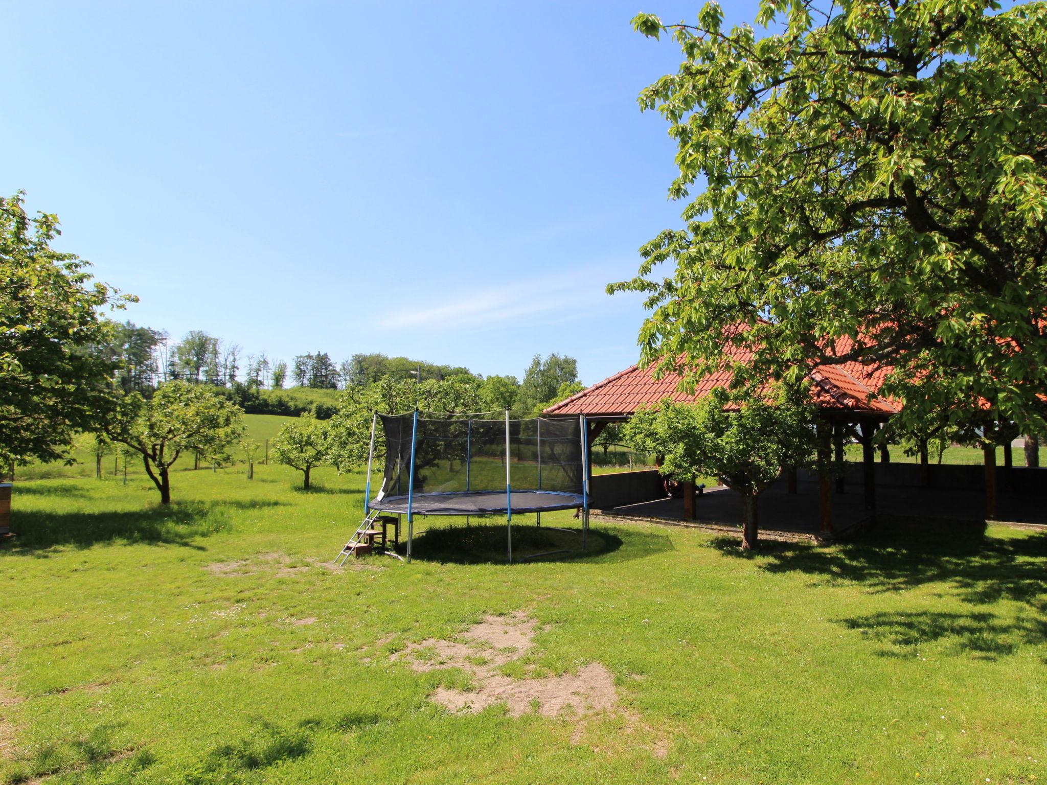 Foto 4 - Apartment mit 2 Schlafzimmern in Rabyně mit garten und blick auf die berge