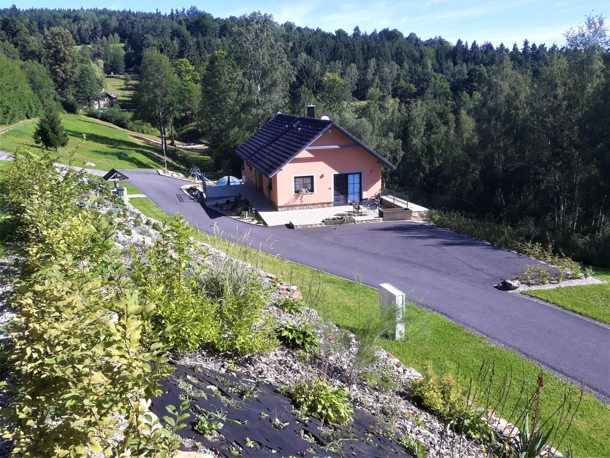 Foto 33 - Casa de 5 quartos em Nebahovy com piscina privada e jardim