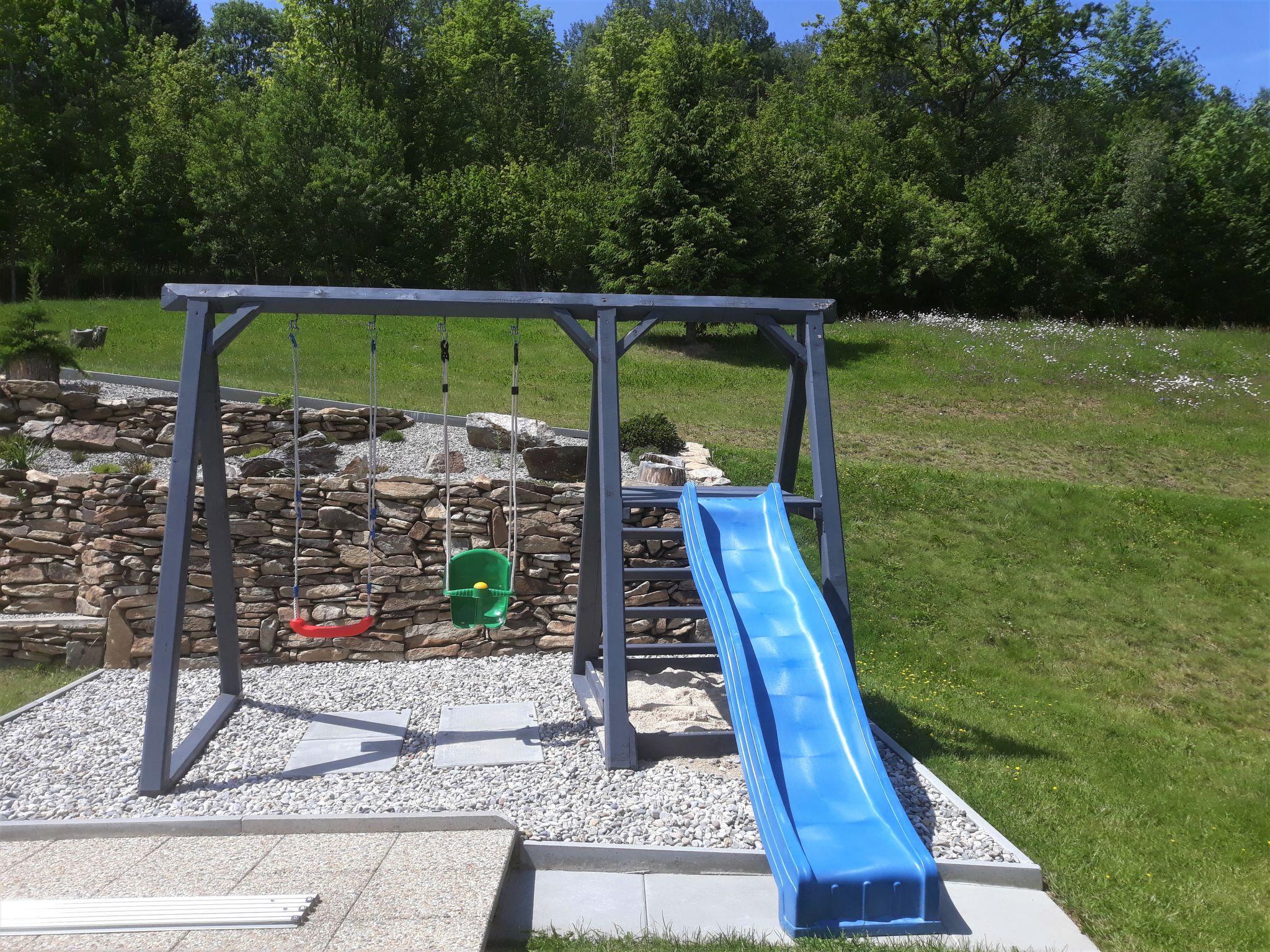 Photo 31 - Maison de 5 chambres à Nebahovy avec piscine privée et jardin