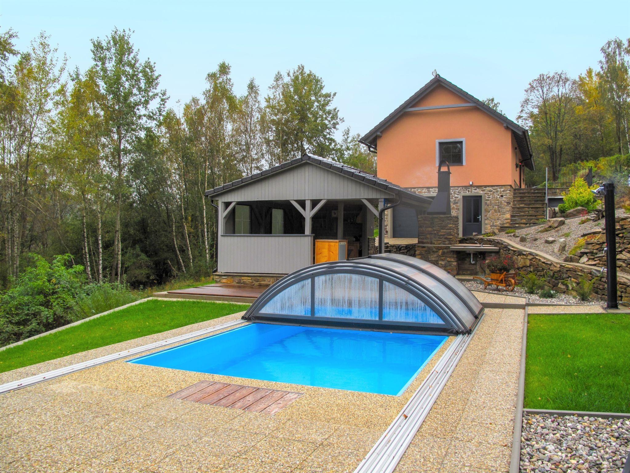 Photo 37 - Maison de 5 chambres à Nebahovy avec piscine privée et jardin