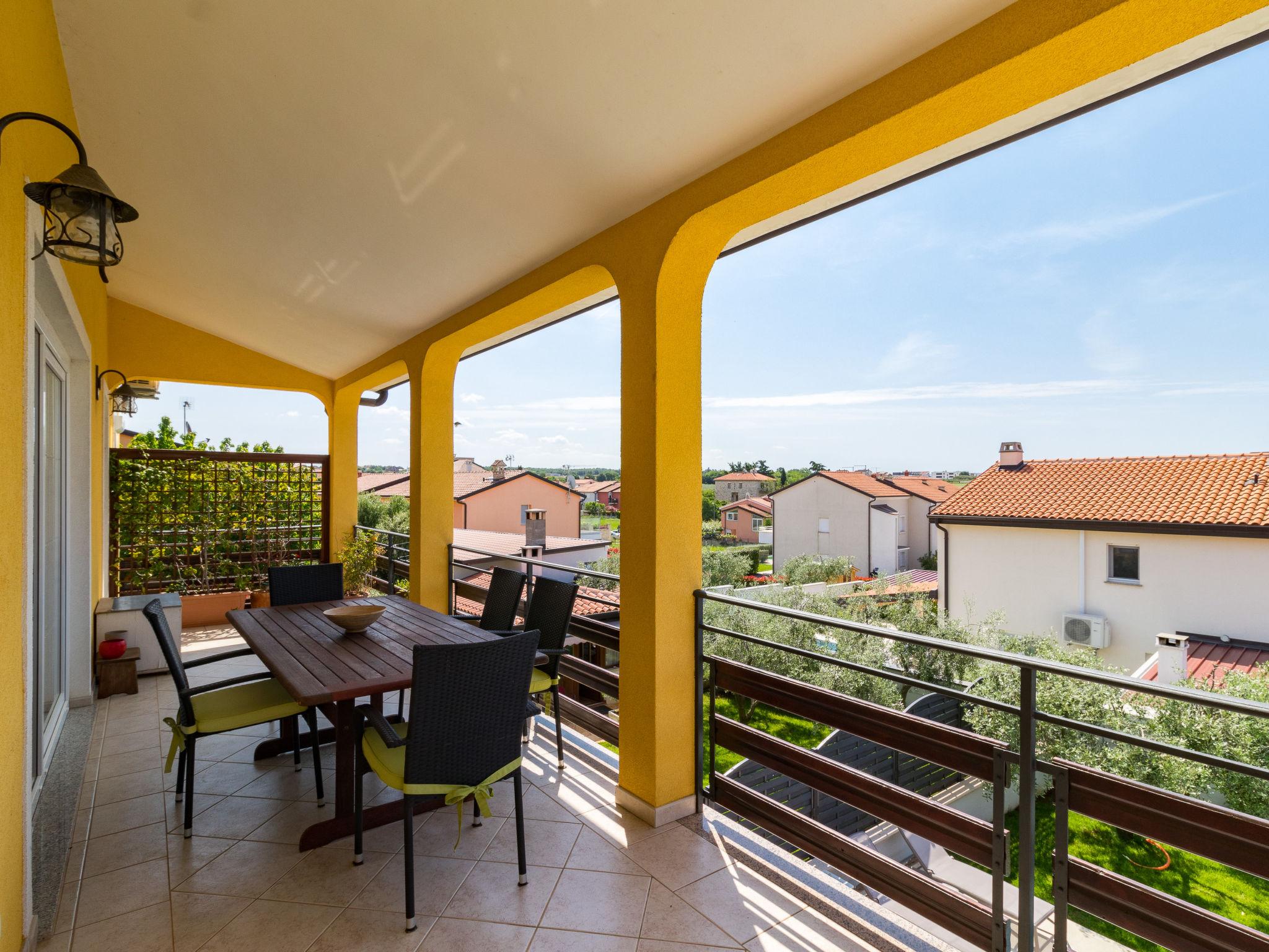 Photo 22 - Maison de 4 chambres à Novigrad avec piscine privée et jardin