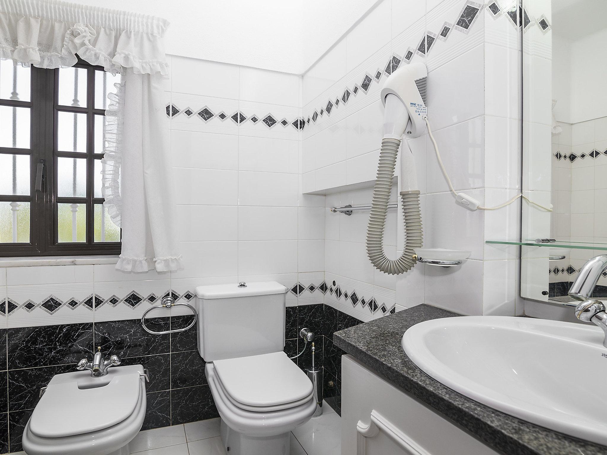Foto 18 - Casa con 4 camere da letto a Silves con piscina privata e vista mare