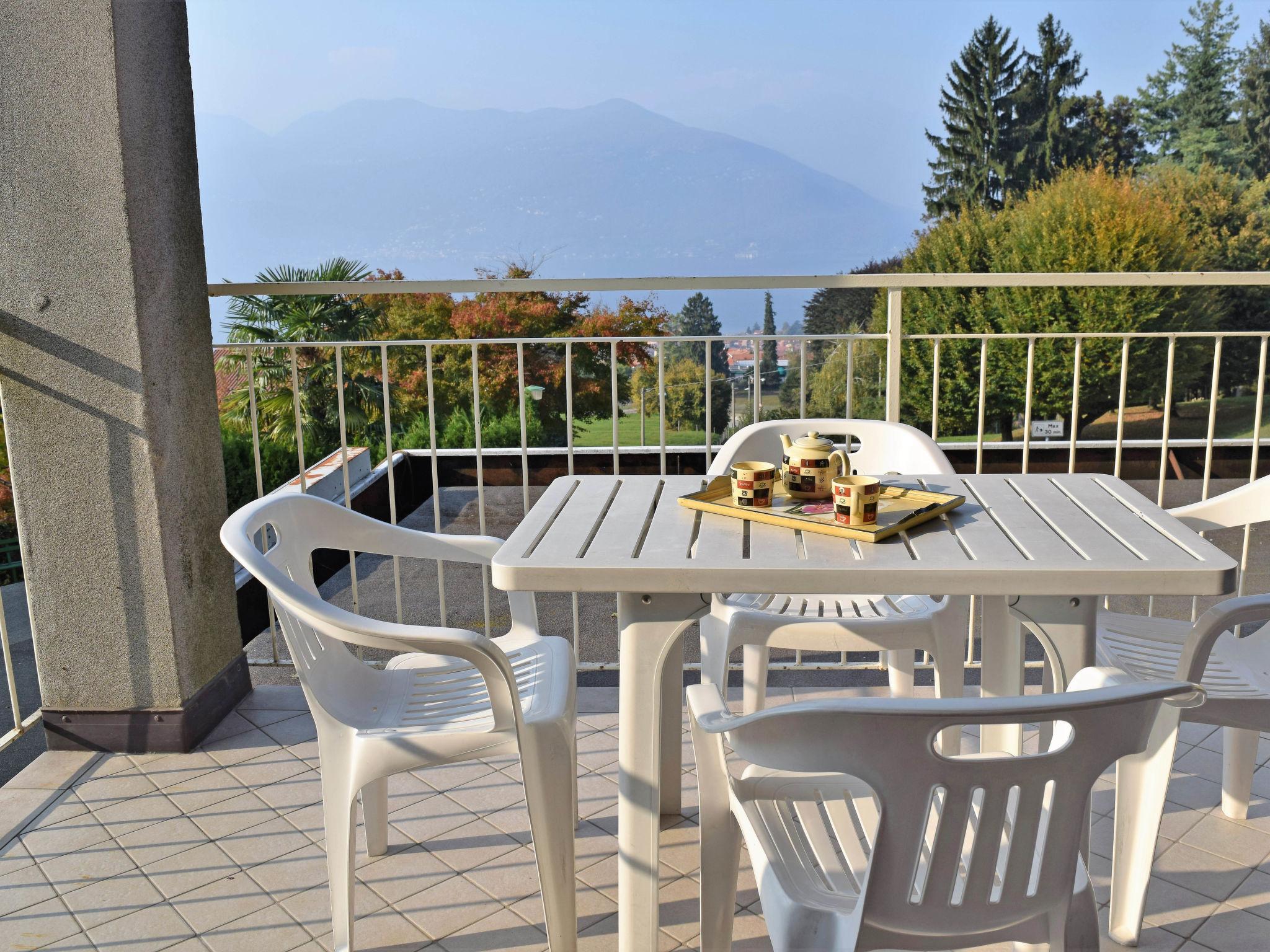 Photo 1 - 1 bedroom Apartment in Germignaga with swimming pool and mountain view
