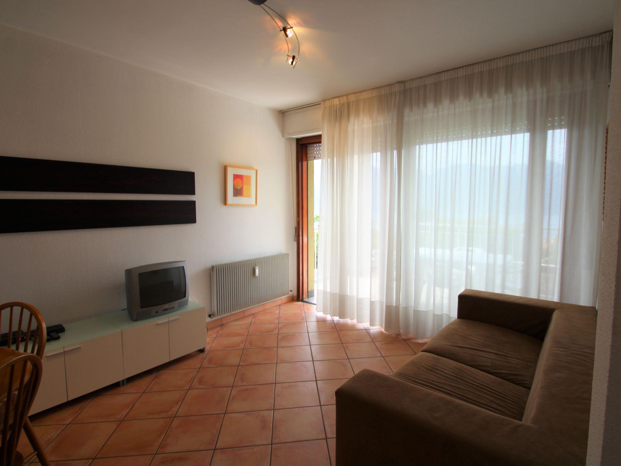 Photo 5 - 1 bedroom Apartment in Germignaga with swimming pool and mountain view