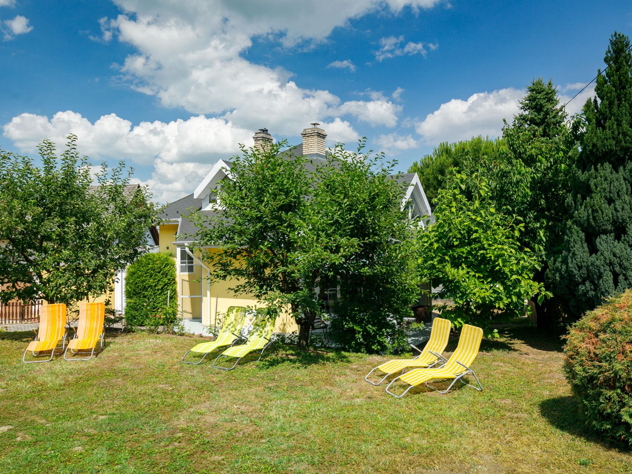 Foto 3 - Casa con 3 camere da letto a Fonyód con giardino e vista mare