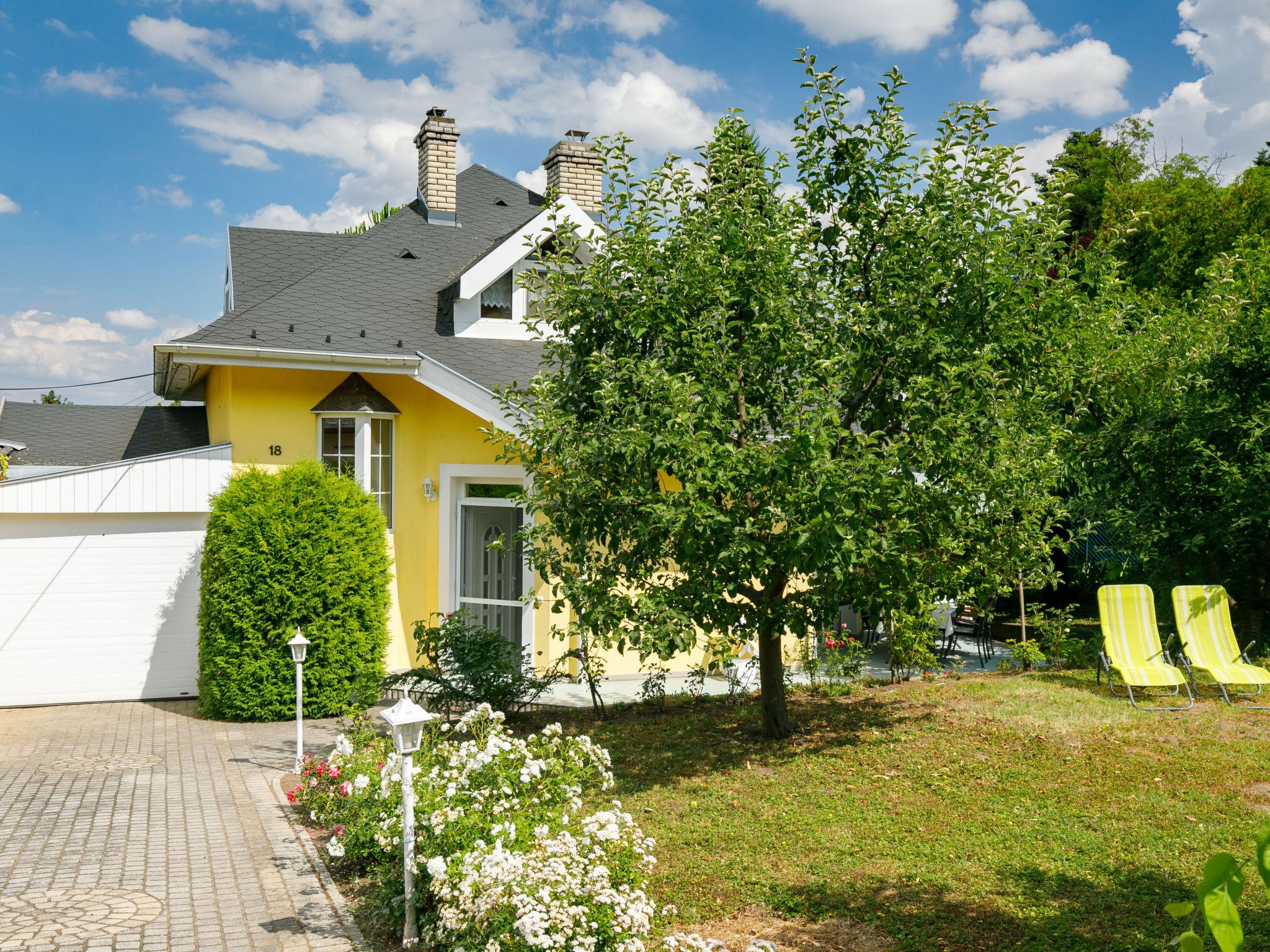 Foto 19 - Casa de 3 habitaciones en Fonyód con jardín y vistas al mar