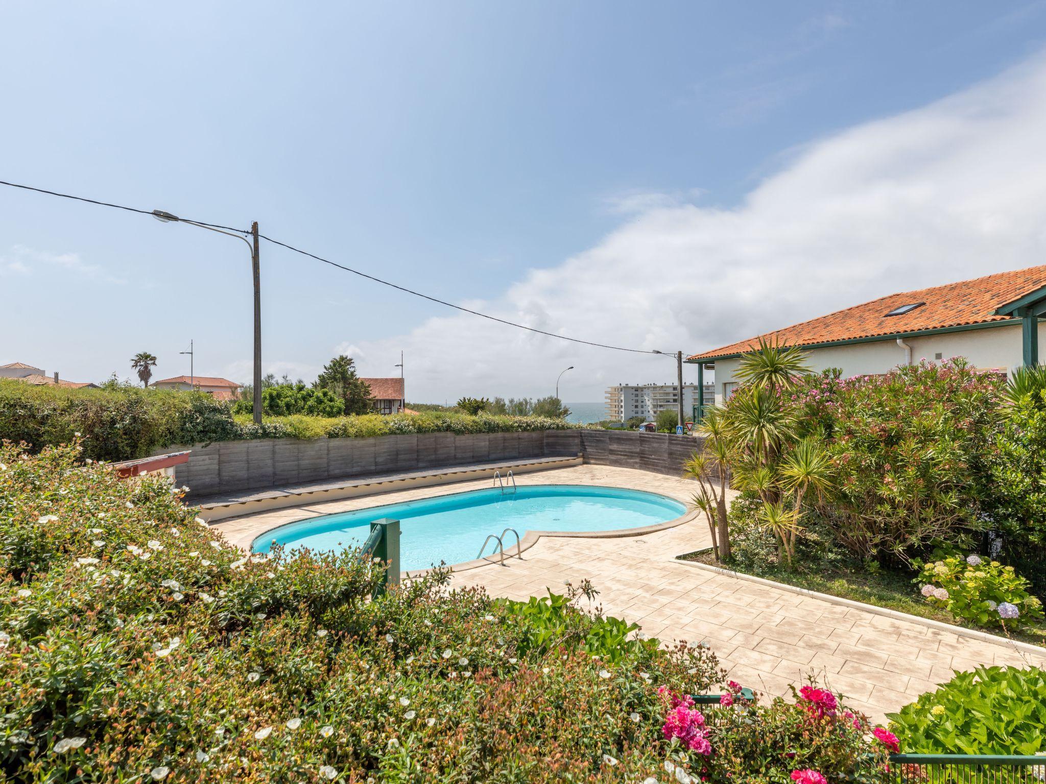 Foto 18 - Appartamento con 2 camere da letto a Biarritz con piscina e vista mare