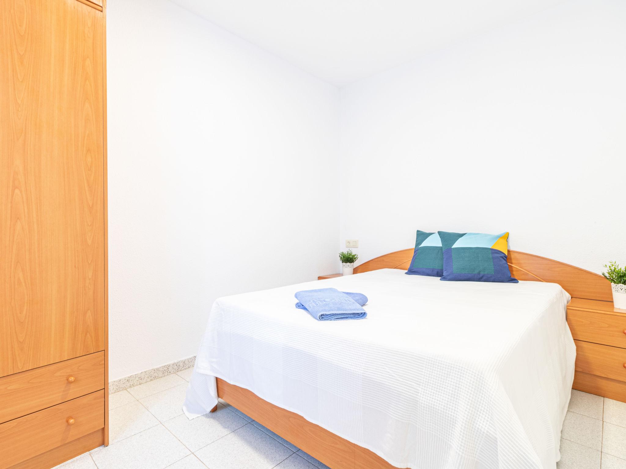 Foto 10 - Appartamento con 1 camera da letto a Castelló d'Empúries con piscina e vista mare