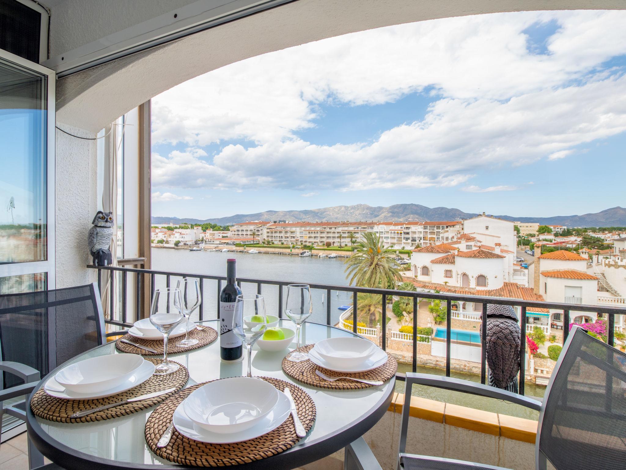 Foto 12 - Apartamento de 1 habitación en Castelló d'Empúries con piscina y vistas al mar