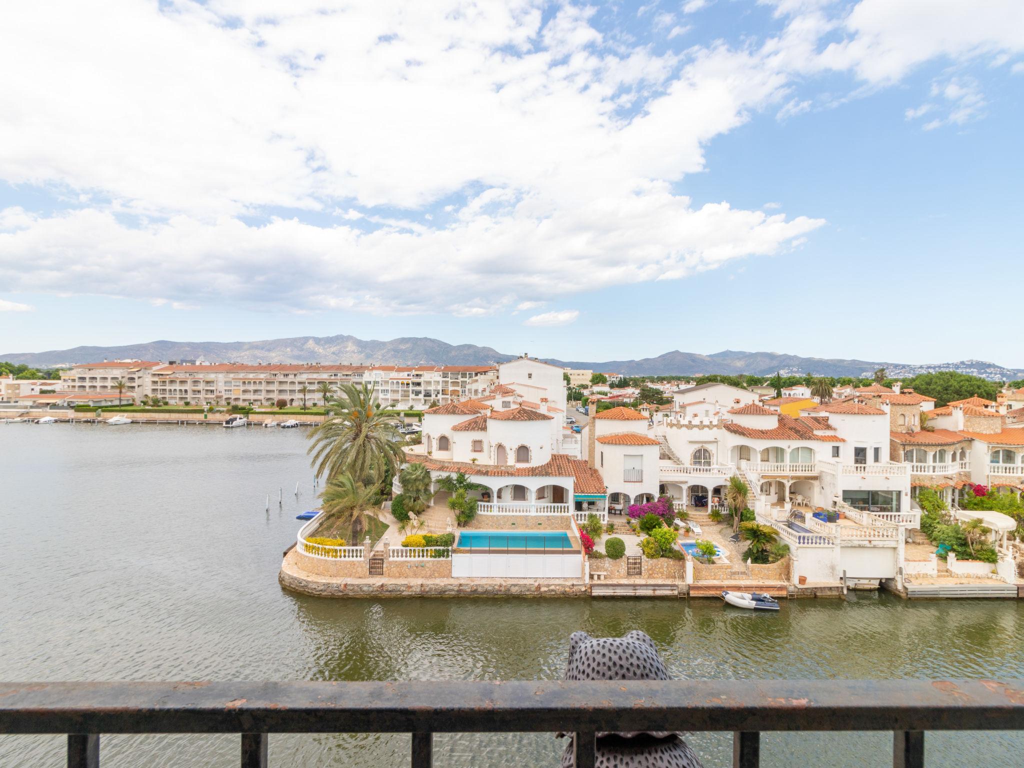 Photo 13 - 1 bedroom Apartment in Castelló d'Empúries with swimming pool and sea view