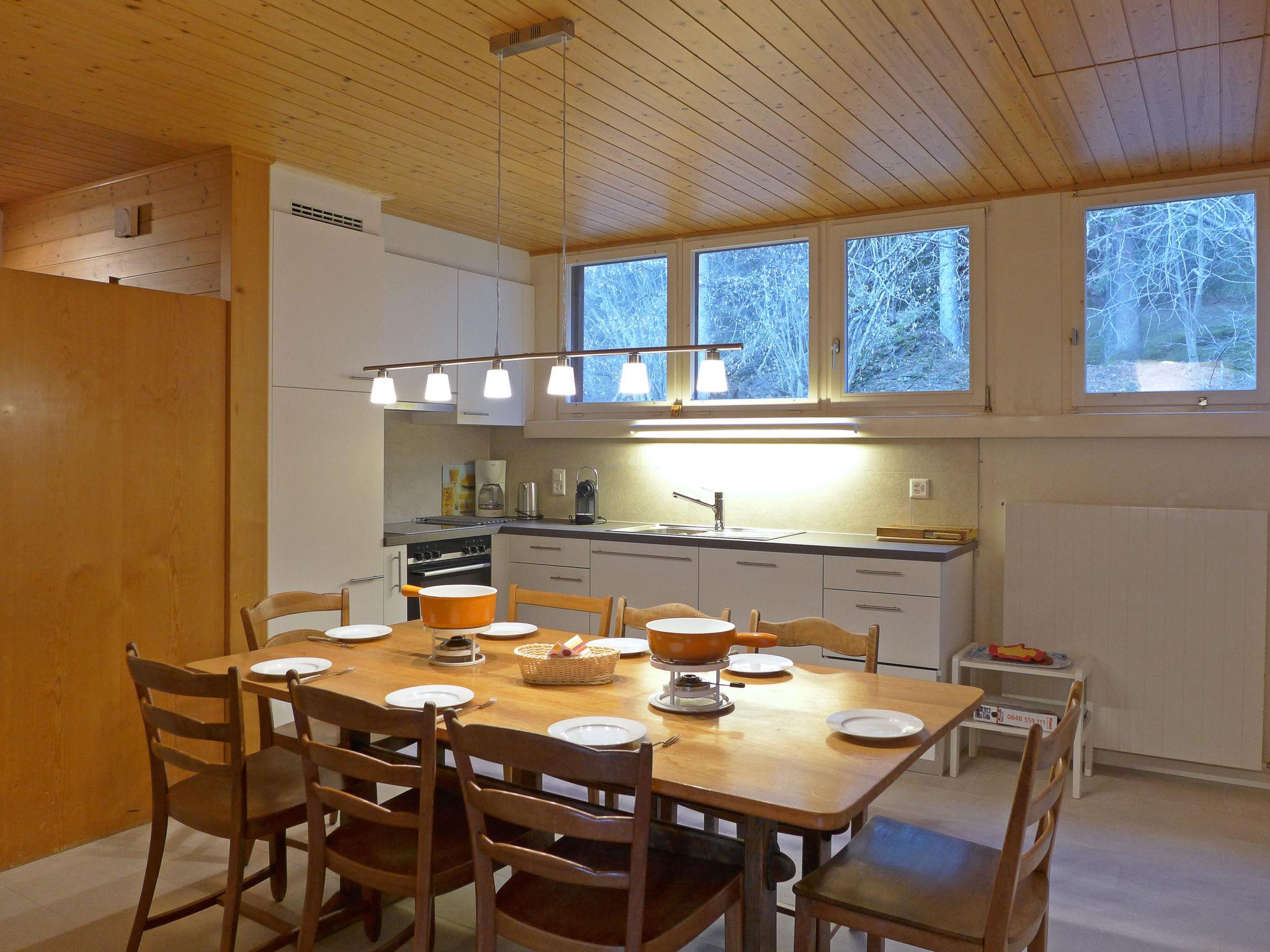 Photo 10 - 2 bedroom Apartment in Lauterbrunnen with mountain view