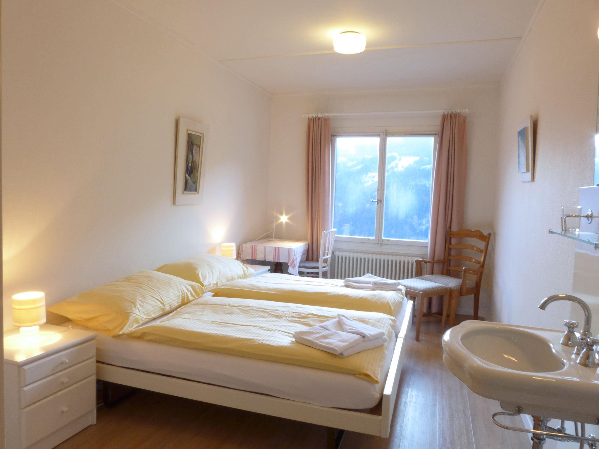 Foto 12 - Apartamento de 2 quartos em Lauterbrunnen com vista para a montanha