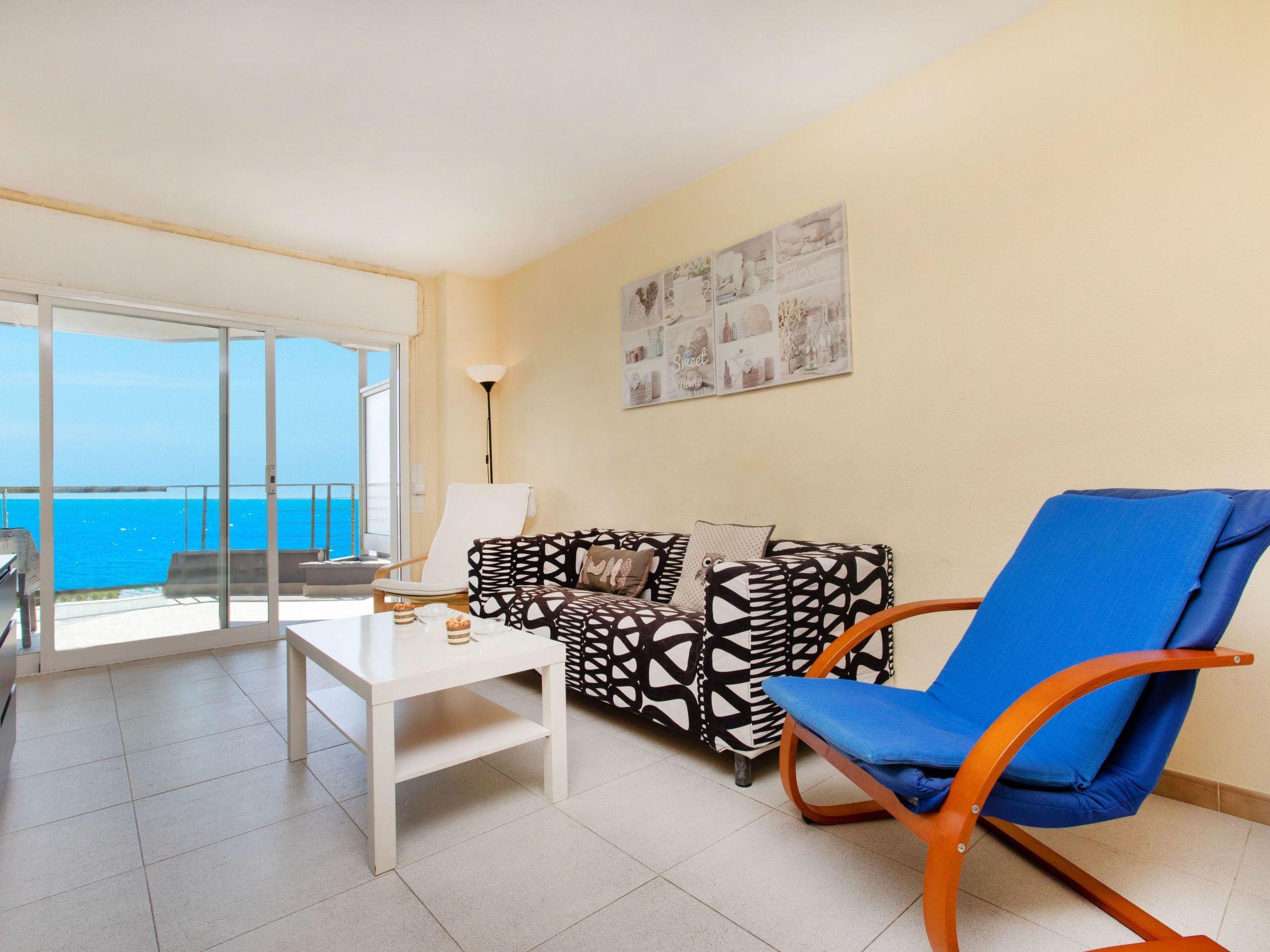 Foto 6 - Appartamento con 3 camere da letto a Castell-Platja d'Aro con terrazza e vista mare