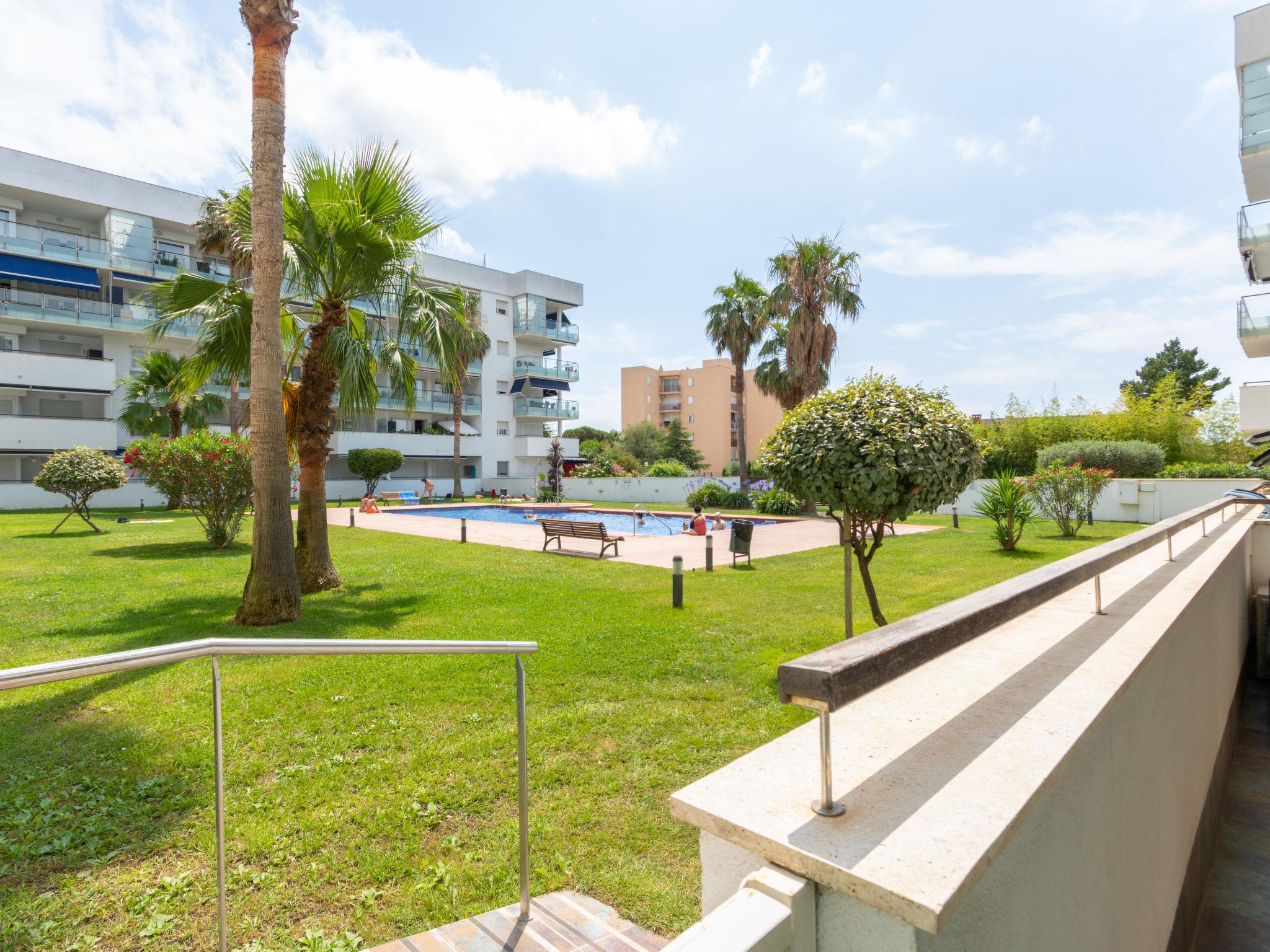 Photo 18 - 1 bedroom Apartment in Roses with swimming pool and sea view