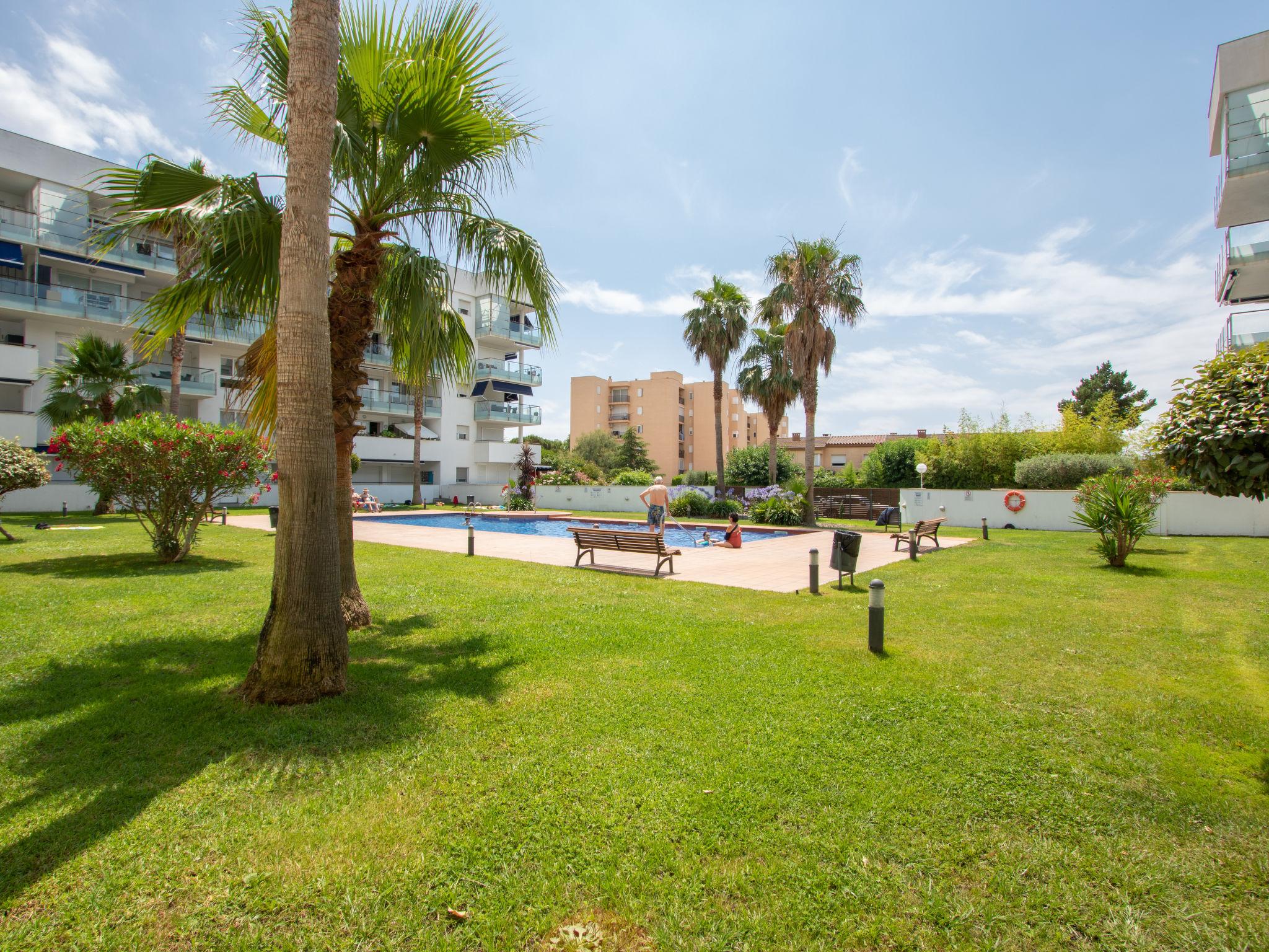 Photo 1 - Appartement de 1 chambre à Roses avec piscine et jardin