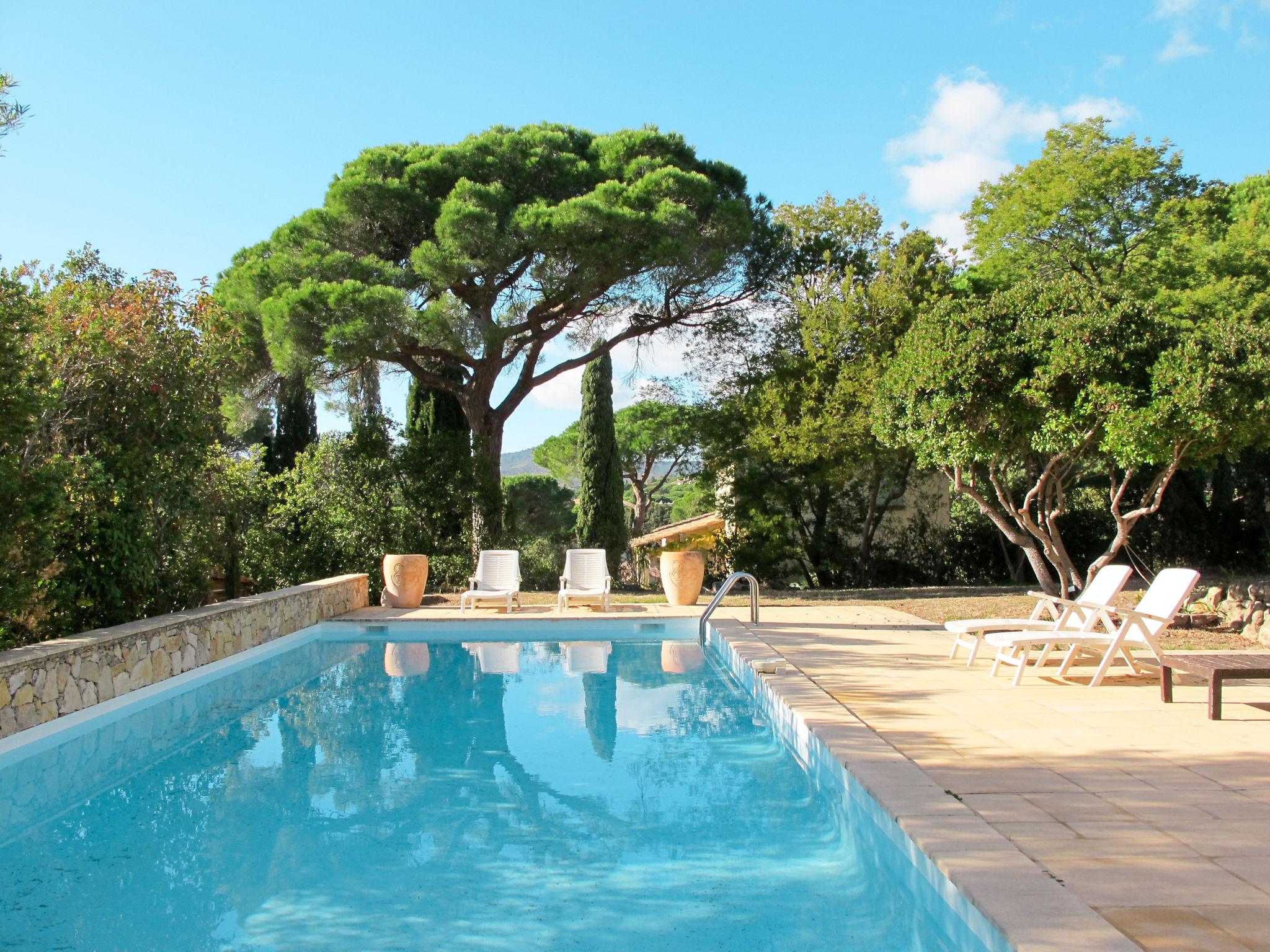 Foto 13 - Haus mit 2 Schlafzimmern in Roquebrune-sur-Argens mit privater pool und blick aufs meer