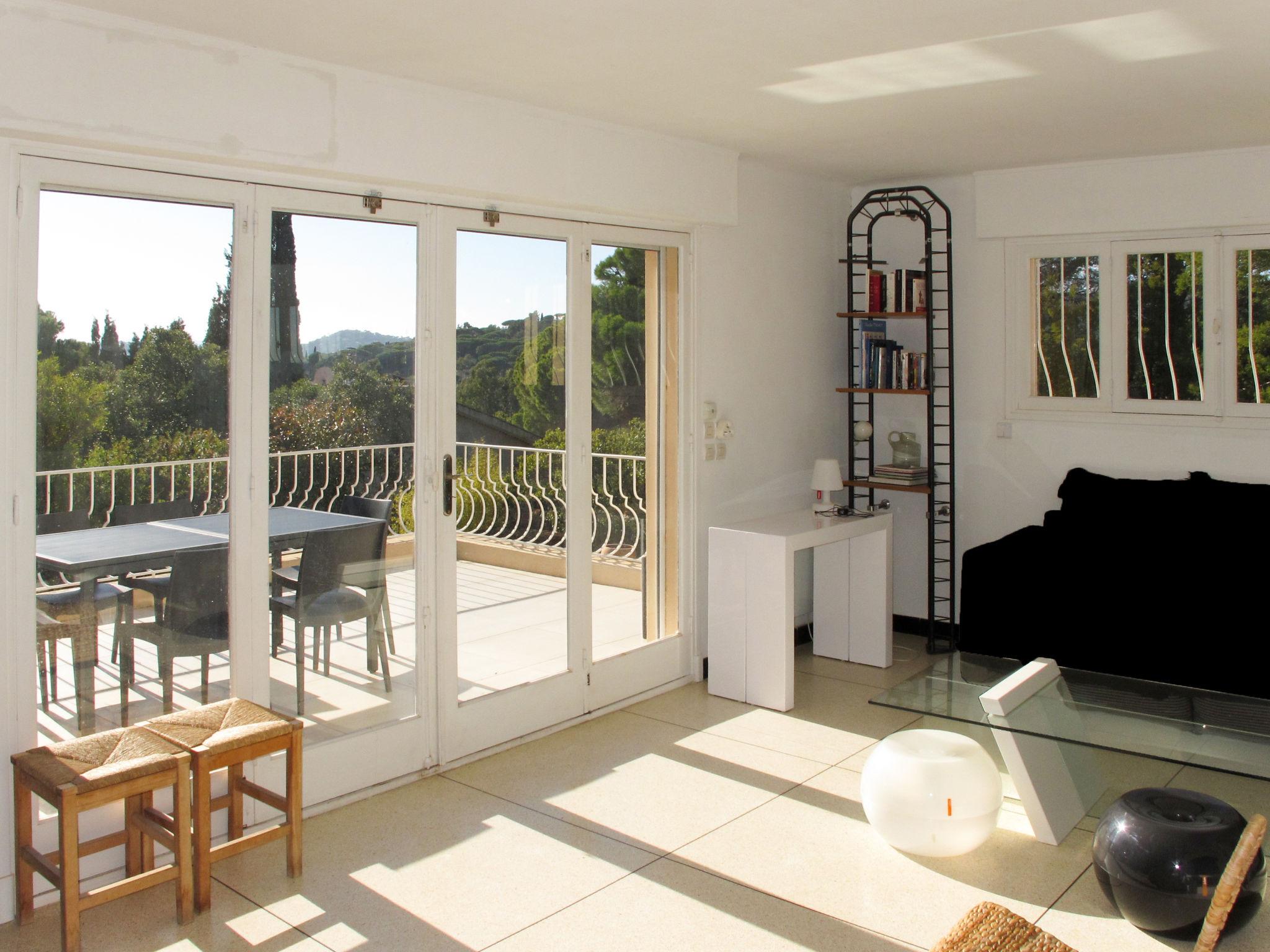 Photo 4 - 2 bedroom House in Roquebrune-sur-Argens with private pool and sea view