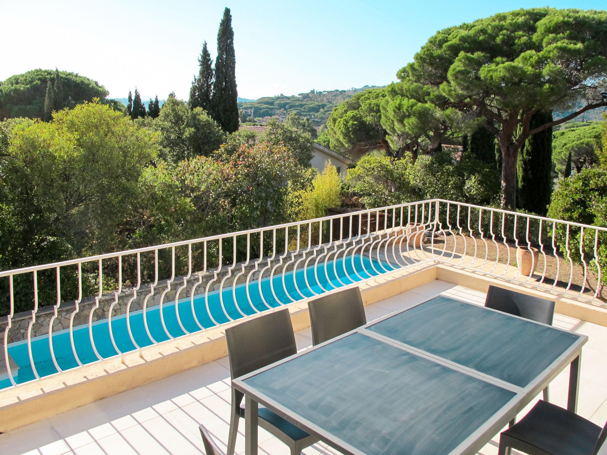 Photo 2 - 2 bedroom House in Roquebrune-sur-Argens with private pool and sea view