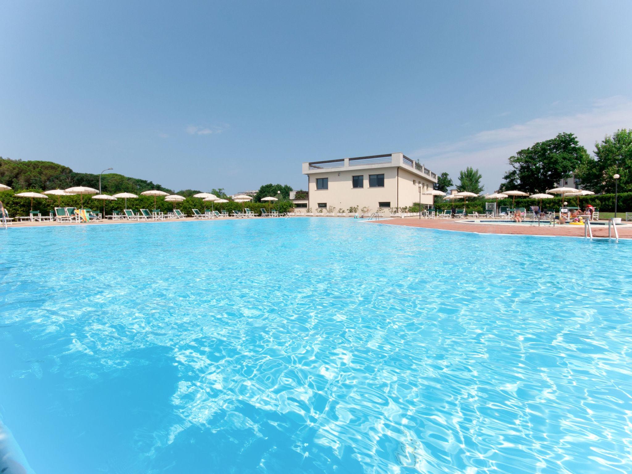 Photo 15 - Appartement de 2 chambres à San Vincenzo avec piscine et jardin