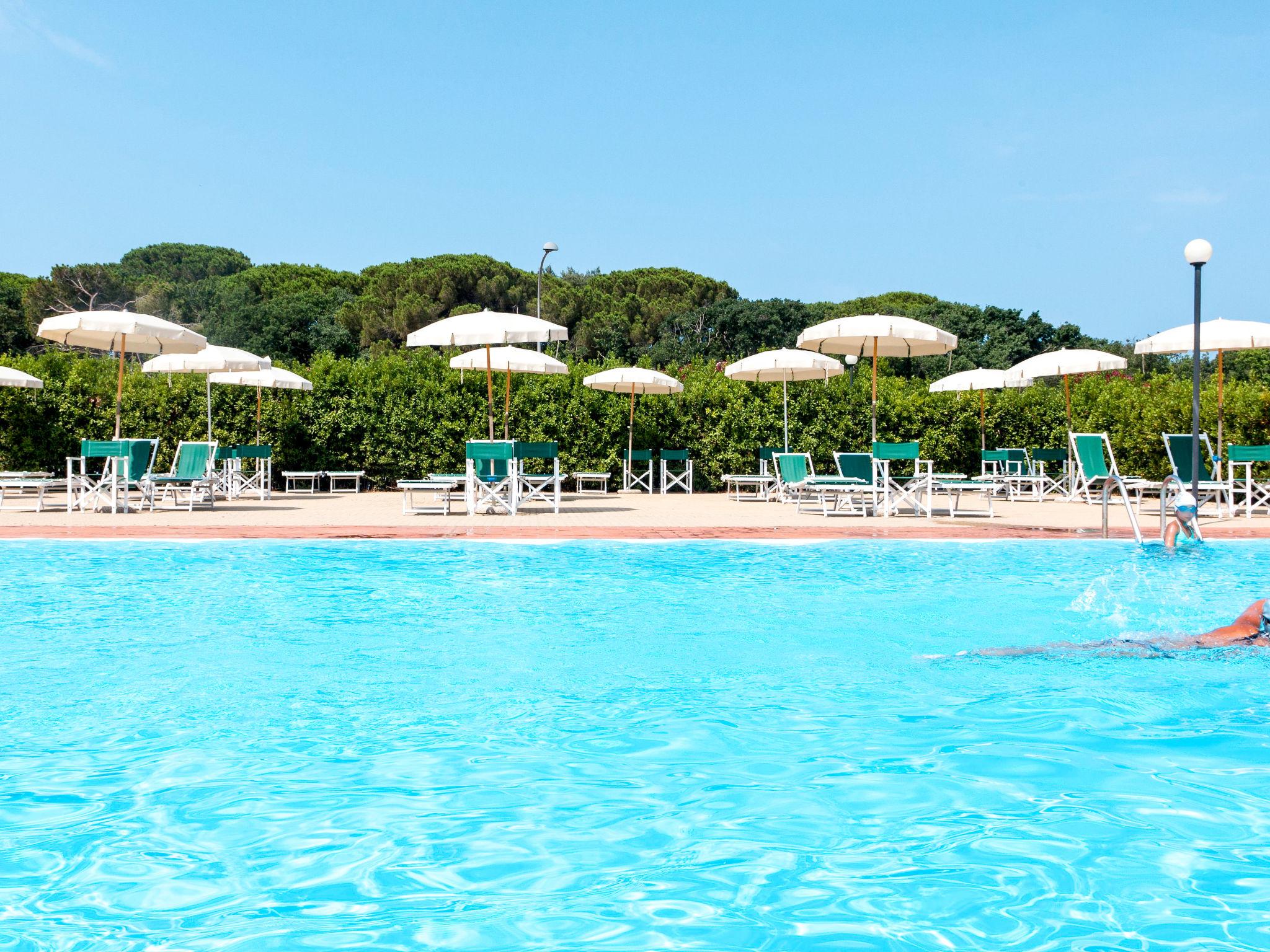 Foto 14 - Appartamento con 1 camera da letto a San Vincenzo con piscina e vista mare