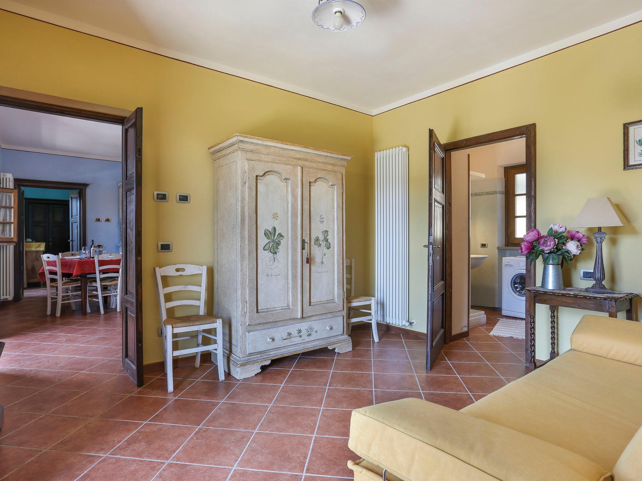 Photo 6 - 4 bedroom House in Molazzana with private pool and garden