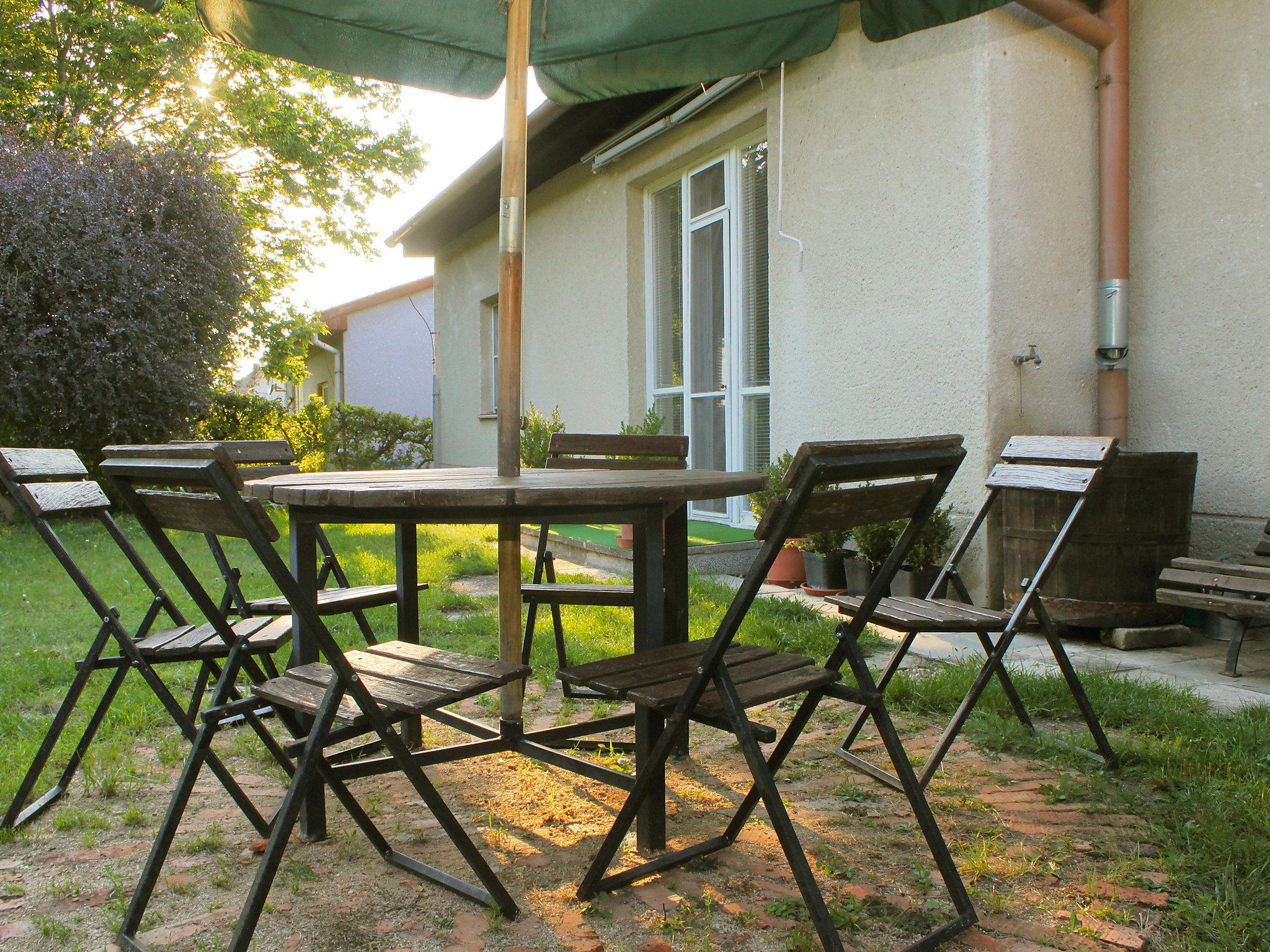 Foto 7 - Haus mit 3 Schlafzimmern in Milovice mit garten