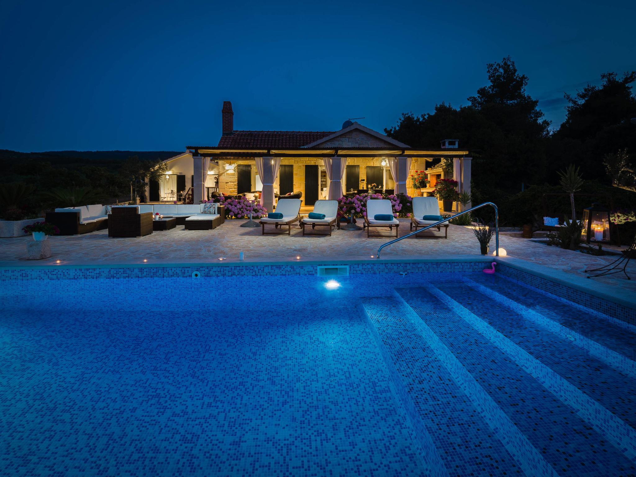 Foto 28 - Casa de 4 habitaciones en Supetar con piscina privada y vistas al mar