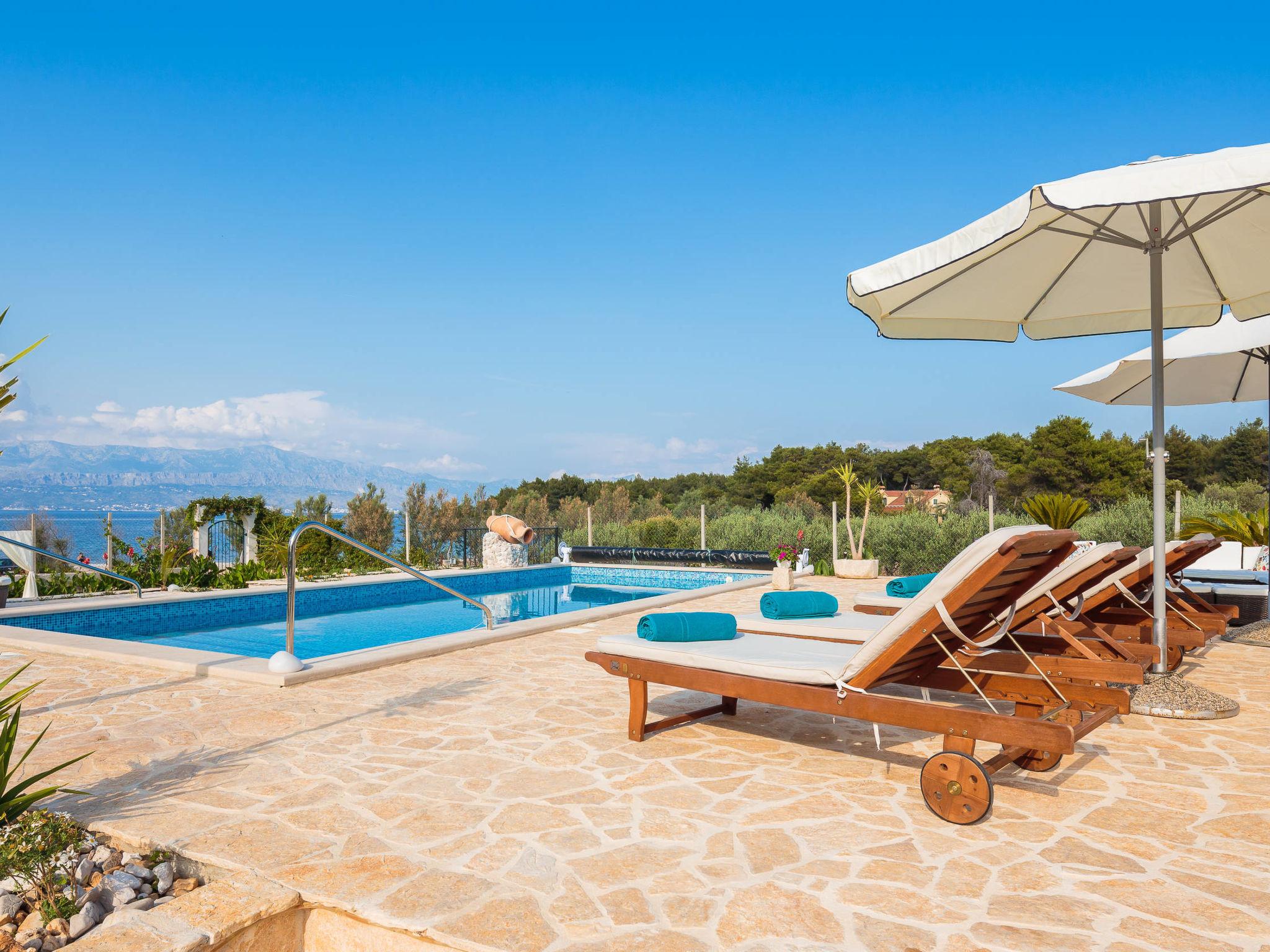 Photo 42 - Maison de 4 chambres à Supetar avec piscine privée et vues à la mer