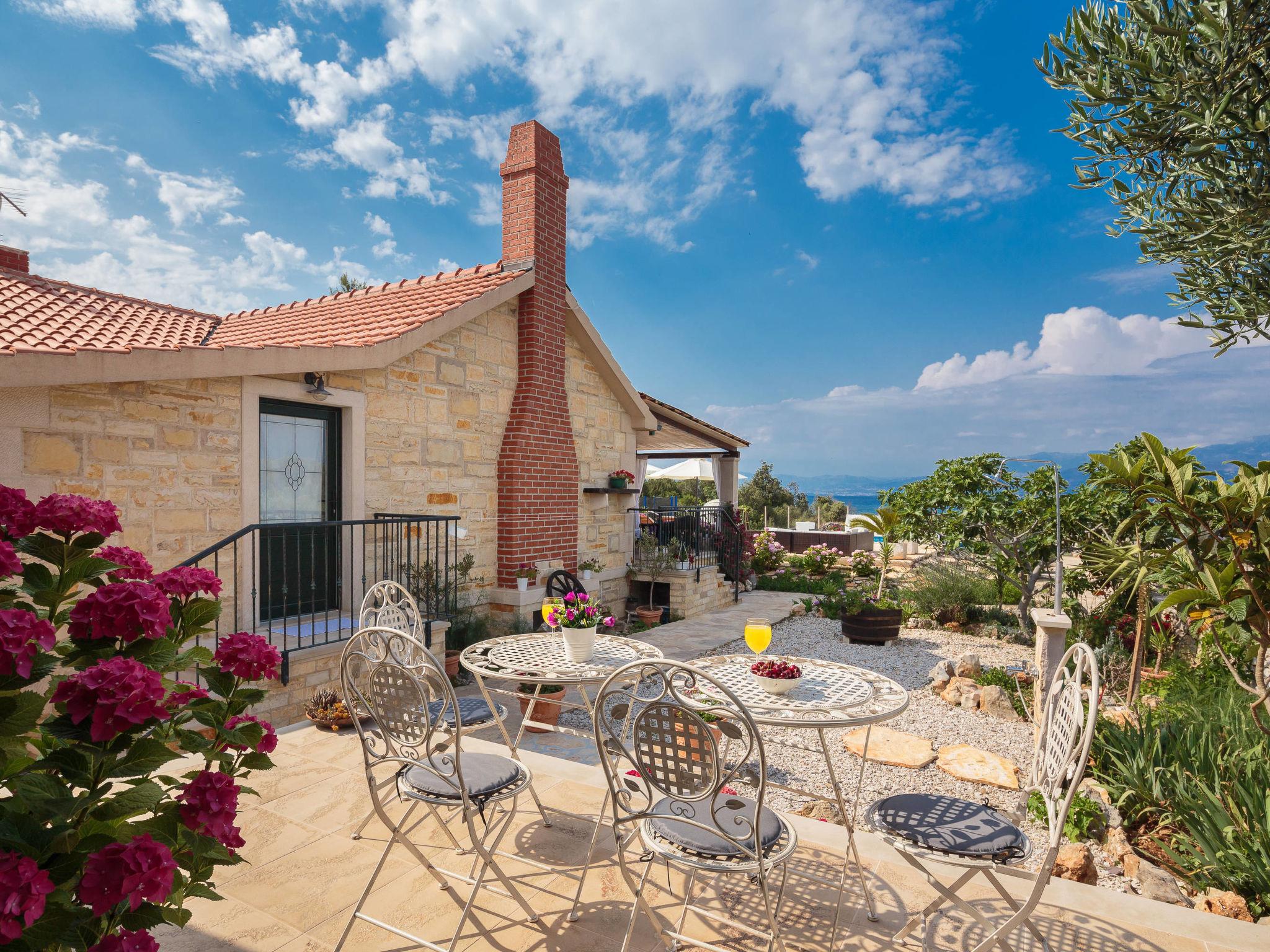 Photo 15 - Maison de 4 chambres à Supetar avec piscine privée et vues à la mer