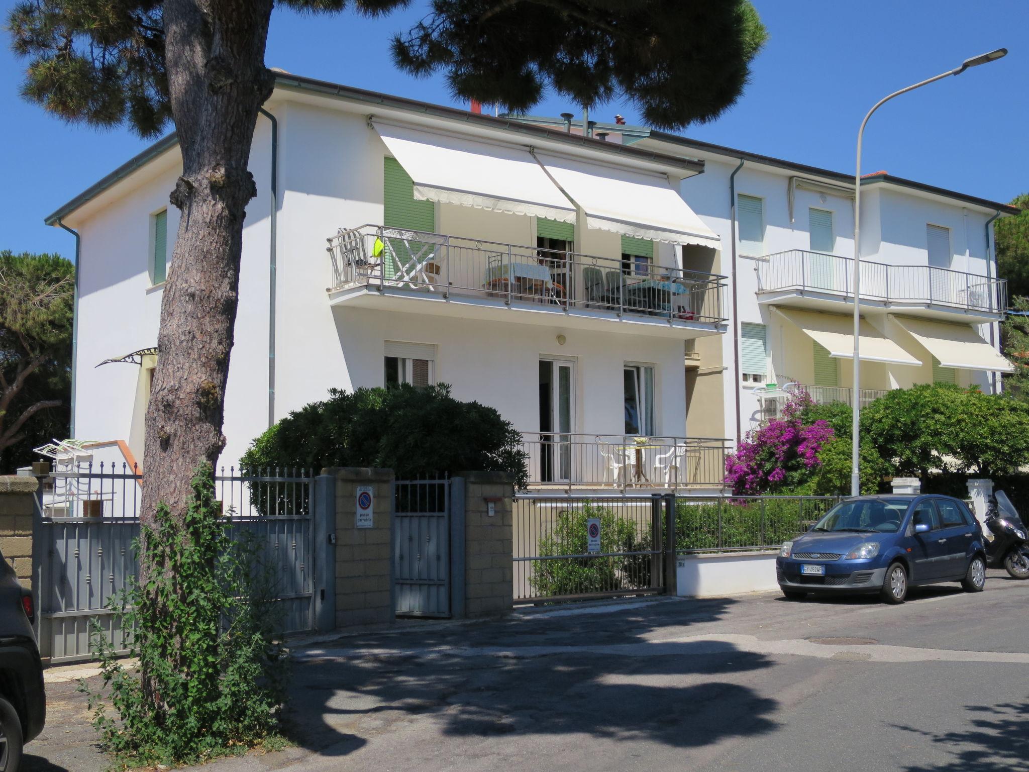 Foto 15 - Apartamento de 3 quartos em San Vincenzo com jardim e vistas do mar