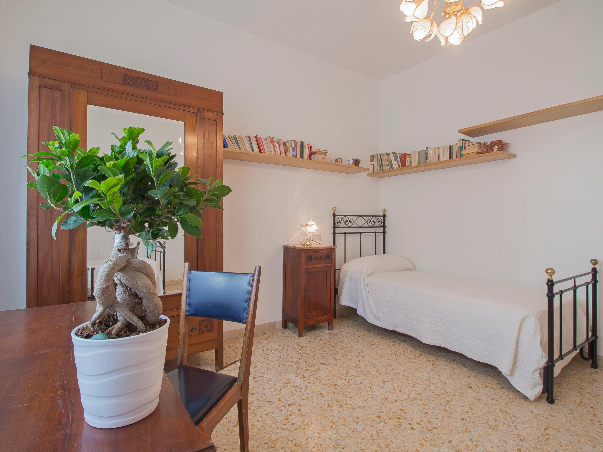 Foto 9 - Apartamento de 3 quartos em San Vincenzo com jardim e vistas do mar