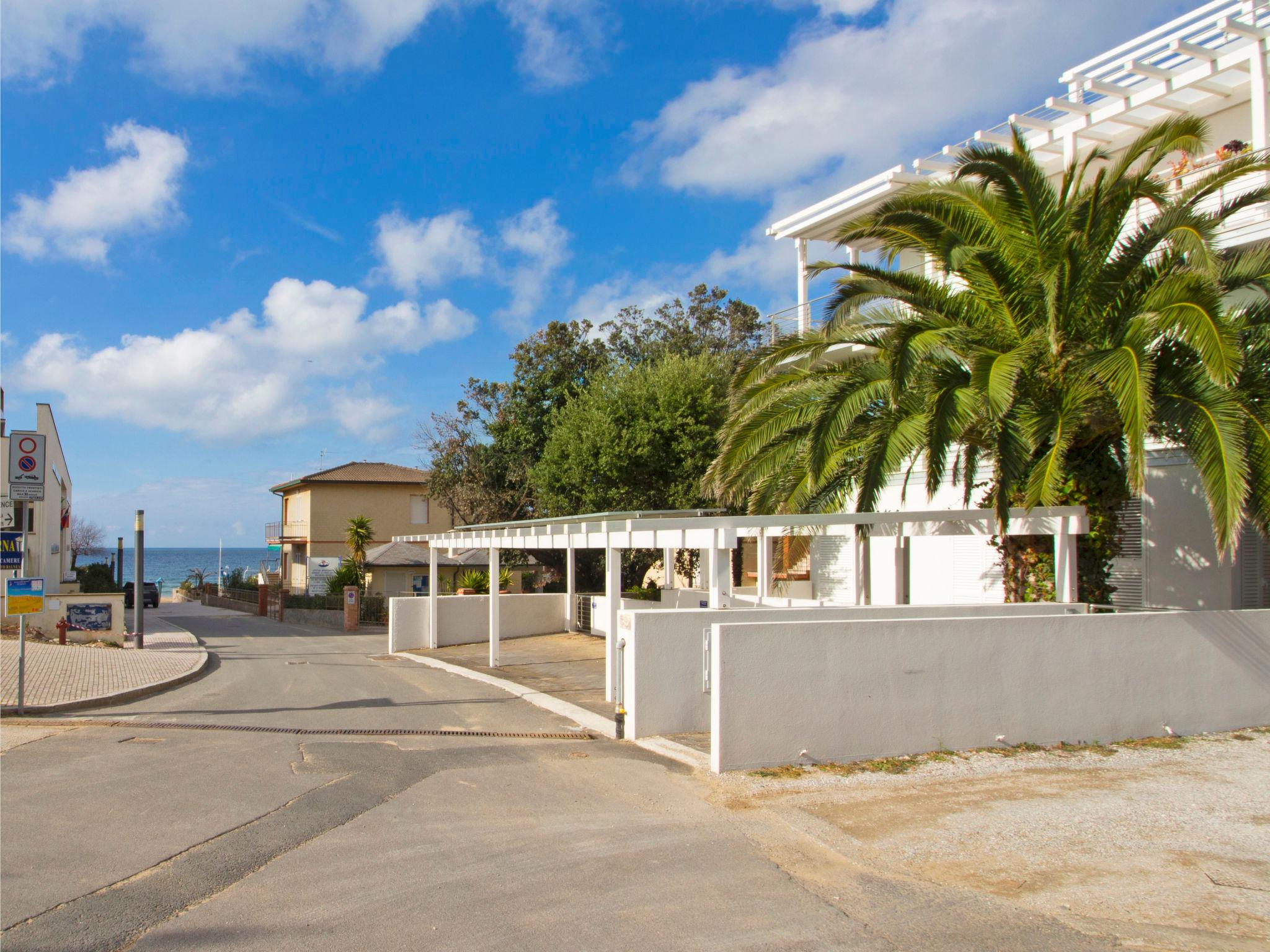 Photo 19 - Appartement de 3 chambres à San Vincenzo avec jardin et vues à la mer