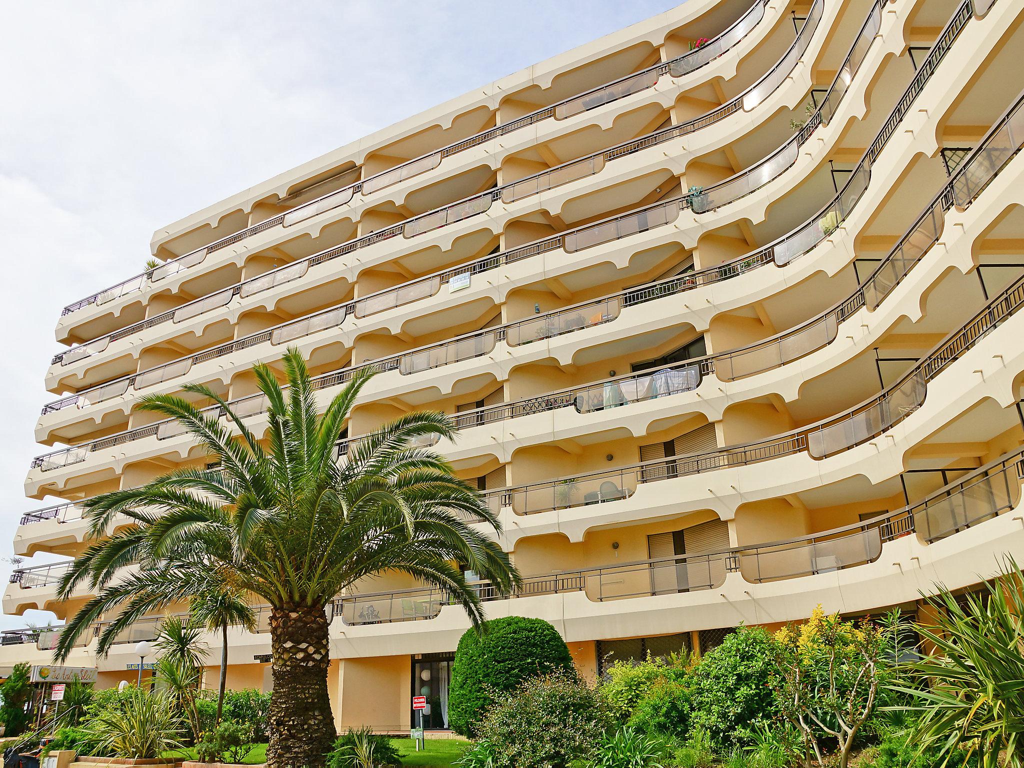 Foto 20 - Apartamento de 1 habitación en Fréjus con terraza y vistas al mar