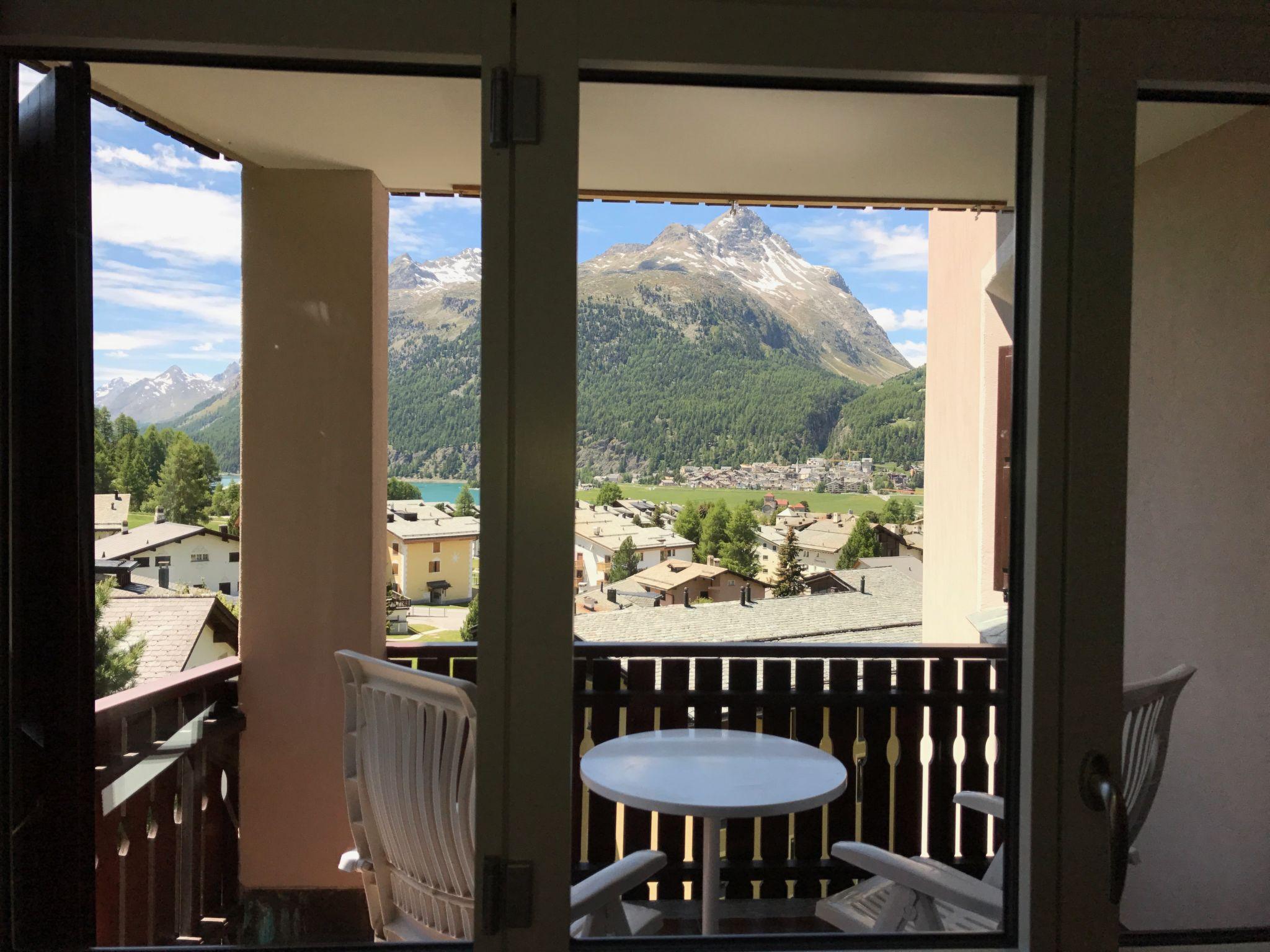 Foto 4 - Appartamento con 2 camere da letto a Silvaplana con vista sulle montagne