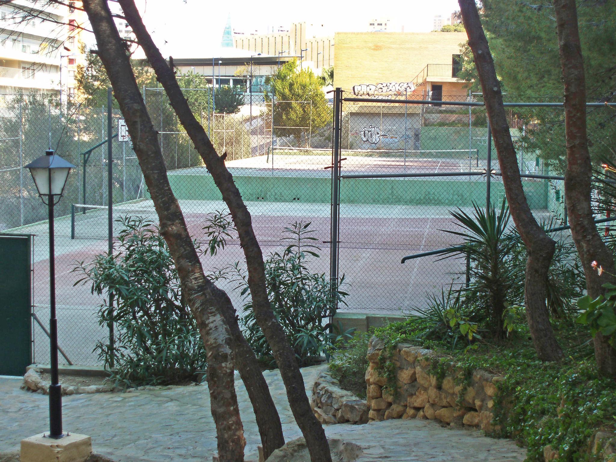 Foto 26 - Appartamento con 2 camere da letto a Benidorm con piscina e vista mare