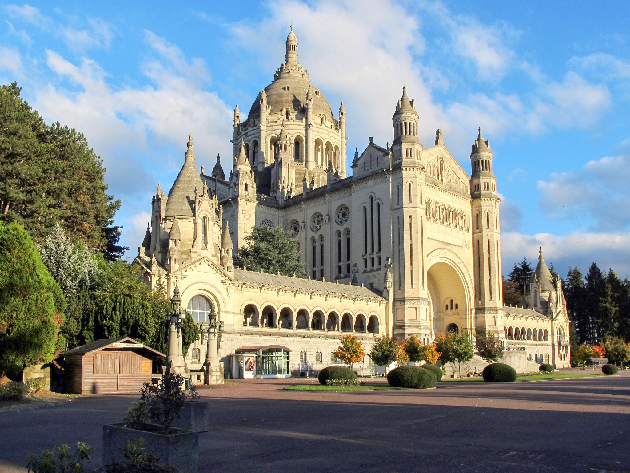 Foto 18 - Casa de 1 quarto em Notre-Dame-d'Estrées-Corbon com piscina e jardim