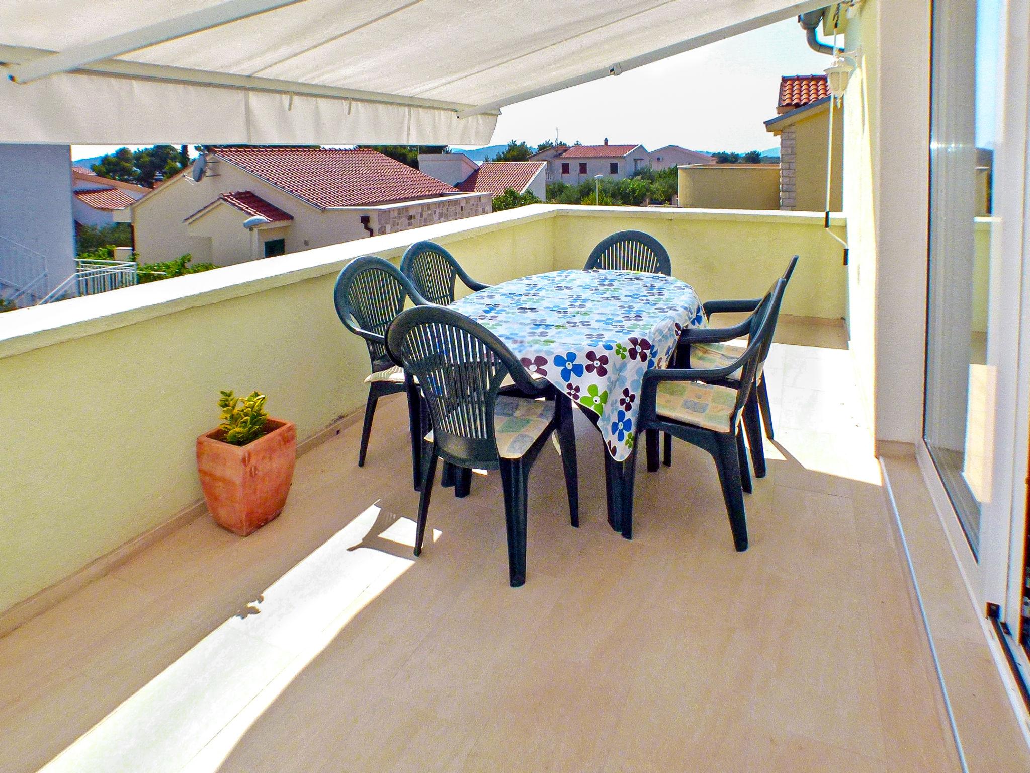 Foto 8 - Apartamento de 2 quartos em Sibenik com terraço