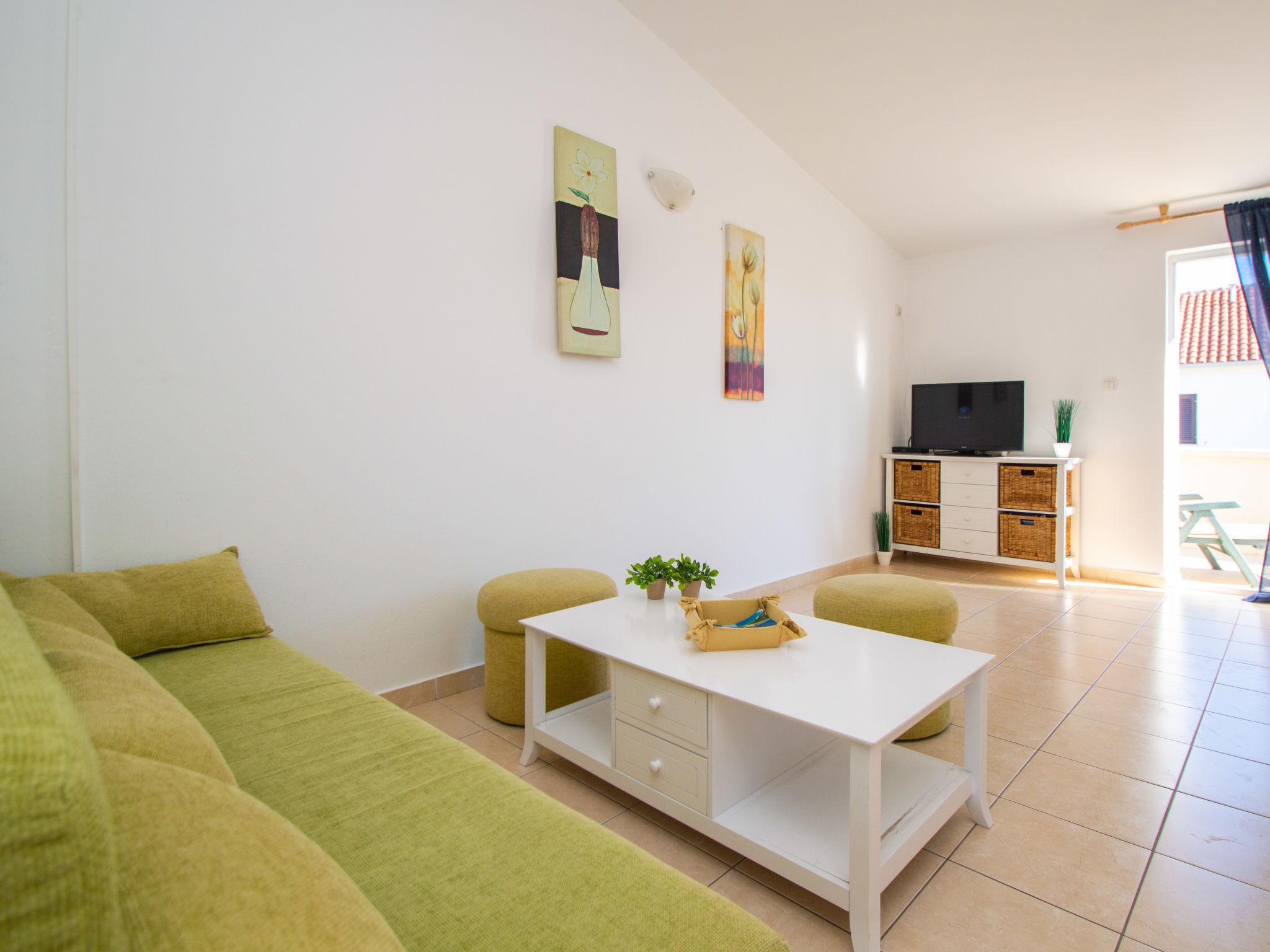 Foto 7 - Apartamento de 2 quartos em Sibenik com terraço