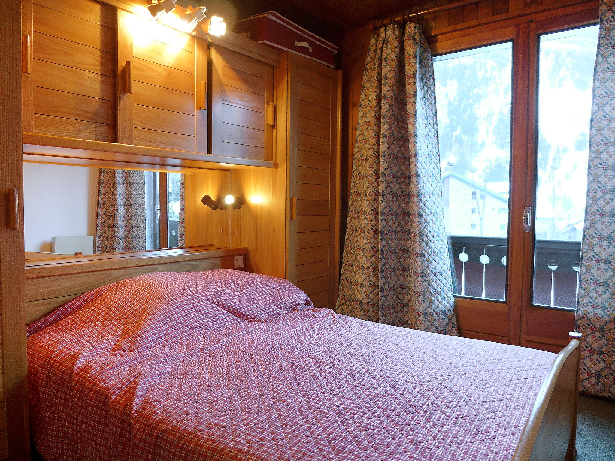 Photo 3 - Appartement de 2 chambres à Chamonix-Mont-Blanc avec vues sur la montagne