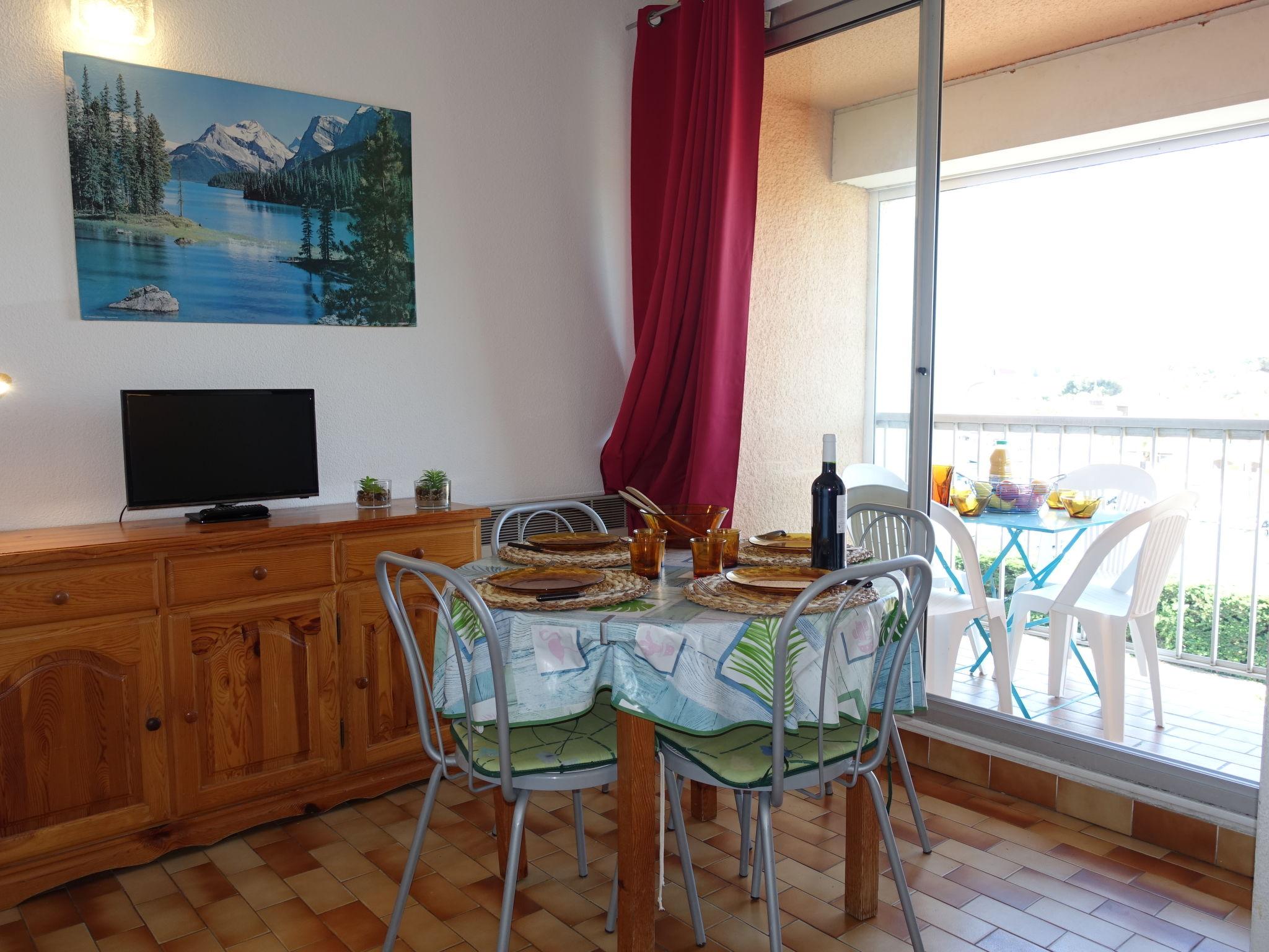 Photo 3 - Apartment in Gruissan with sea view