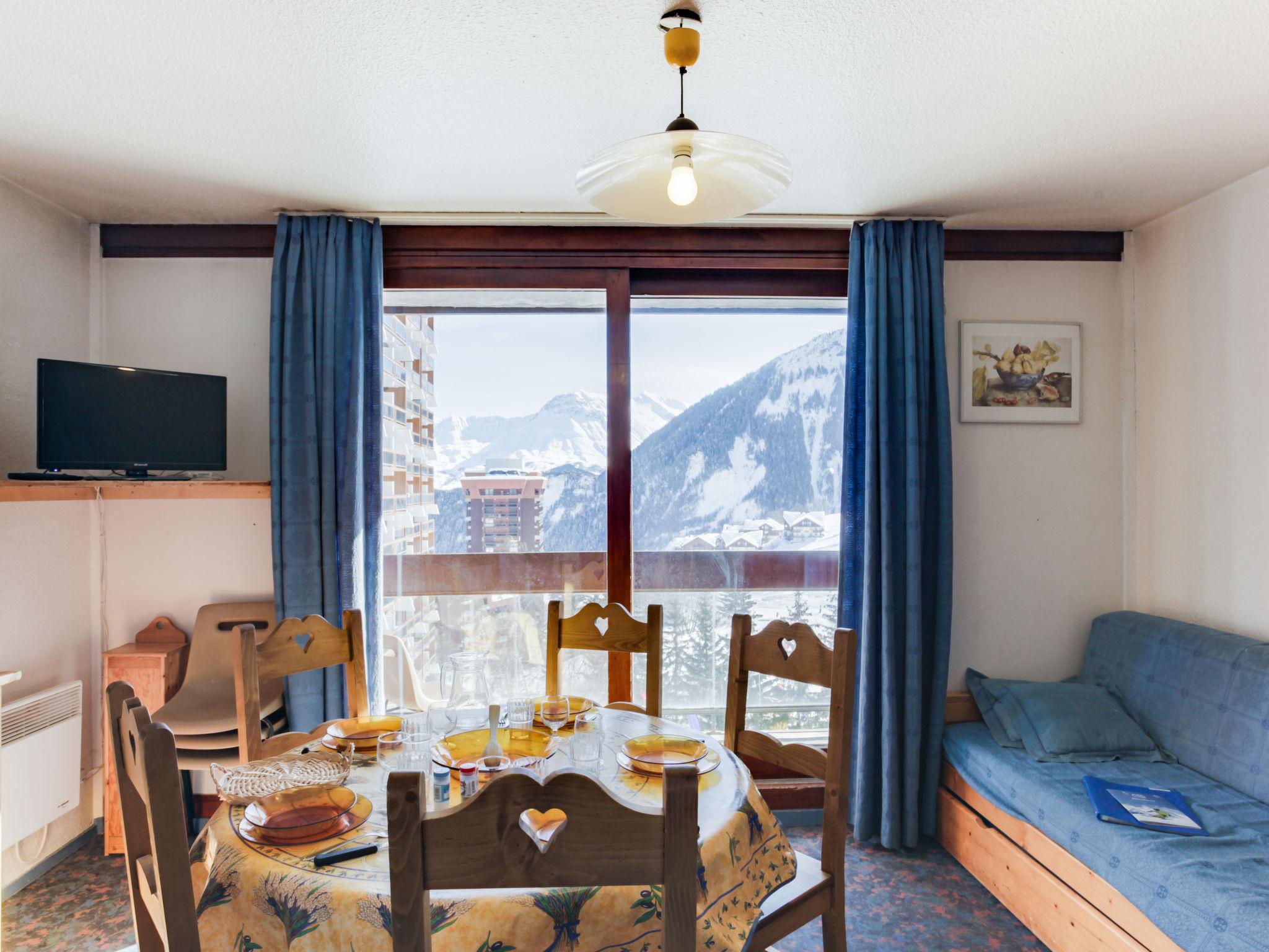 Foto 1 - Apartamento de 1 habitación en Villarembert con piscina y vistas a la montaña