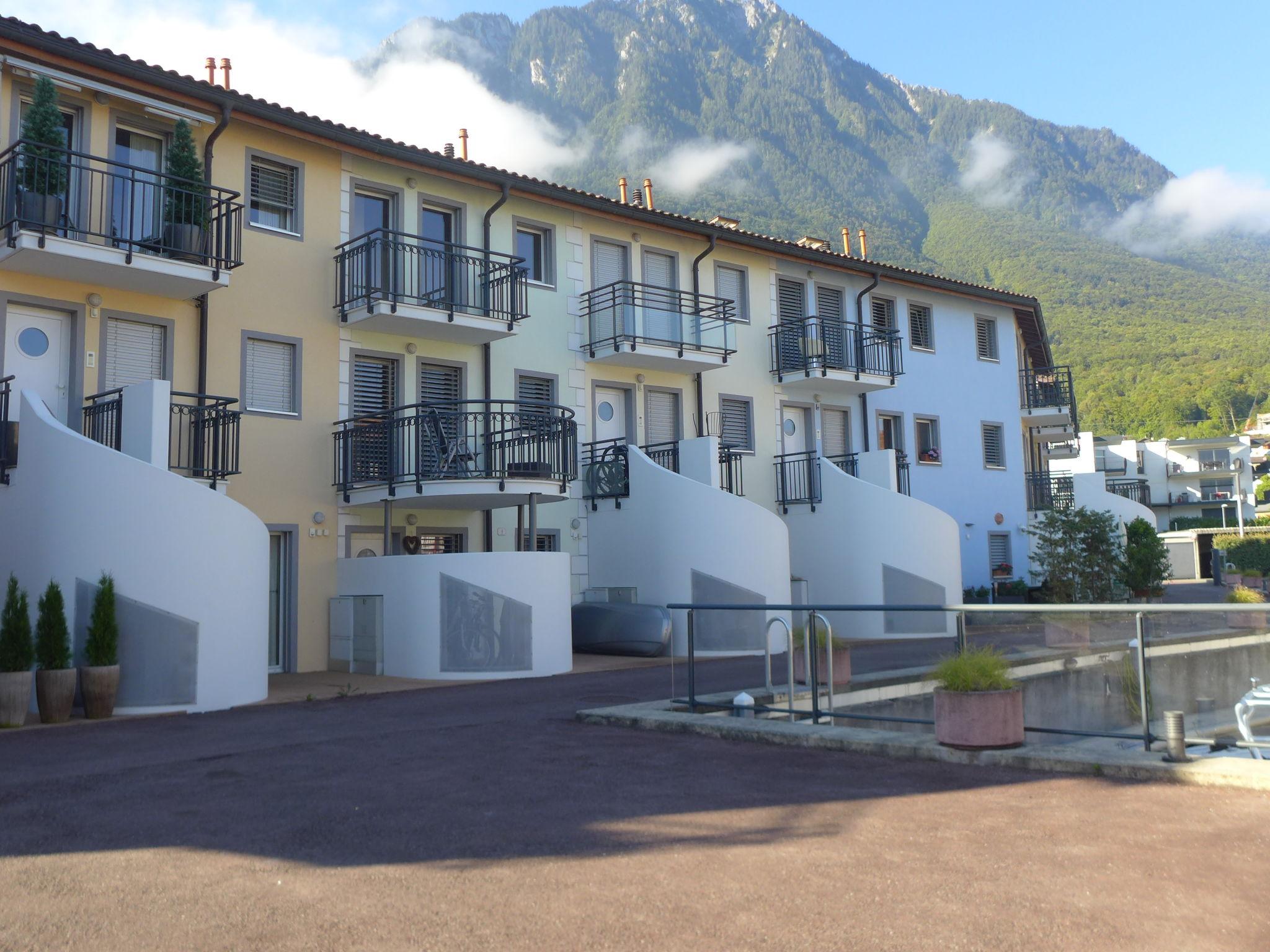 Foto 1 - Appartamento con 2 camere da letto a Port-Valais con vista sulle montagne