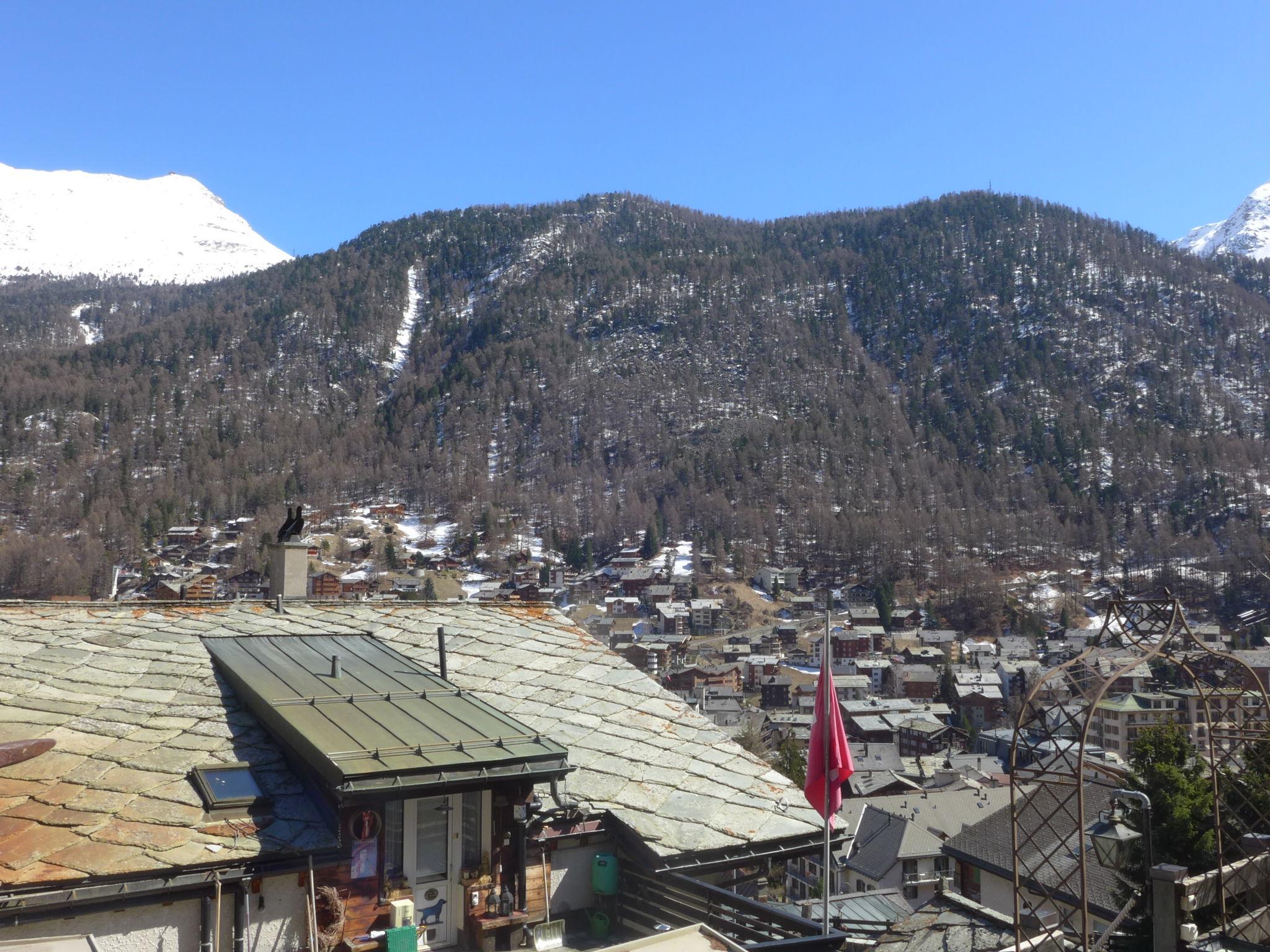 Foto 17 - Appartamento con 3 camere da letto a Zermatt con terrazza e vista sulle montagne