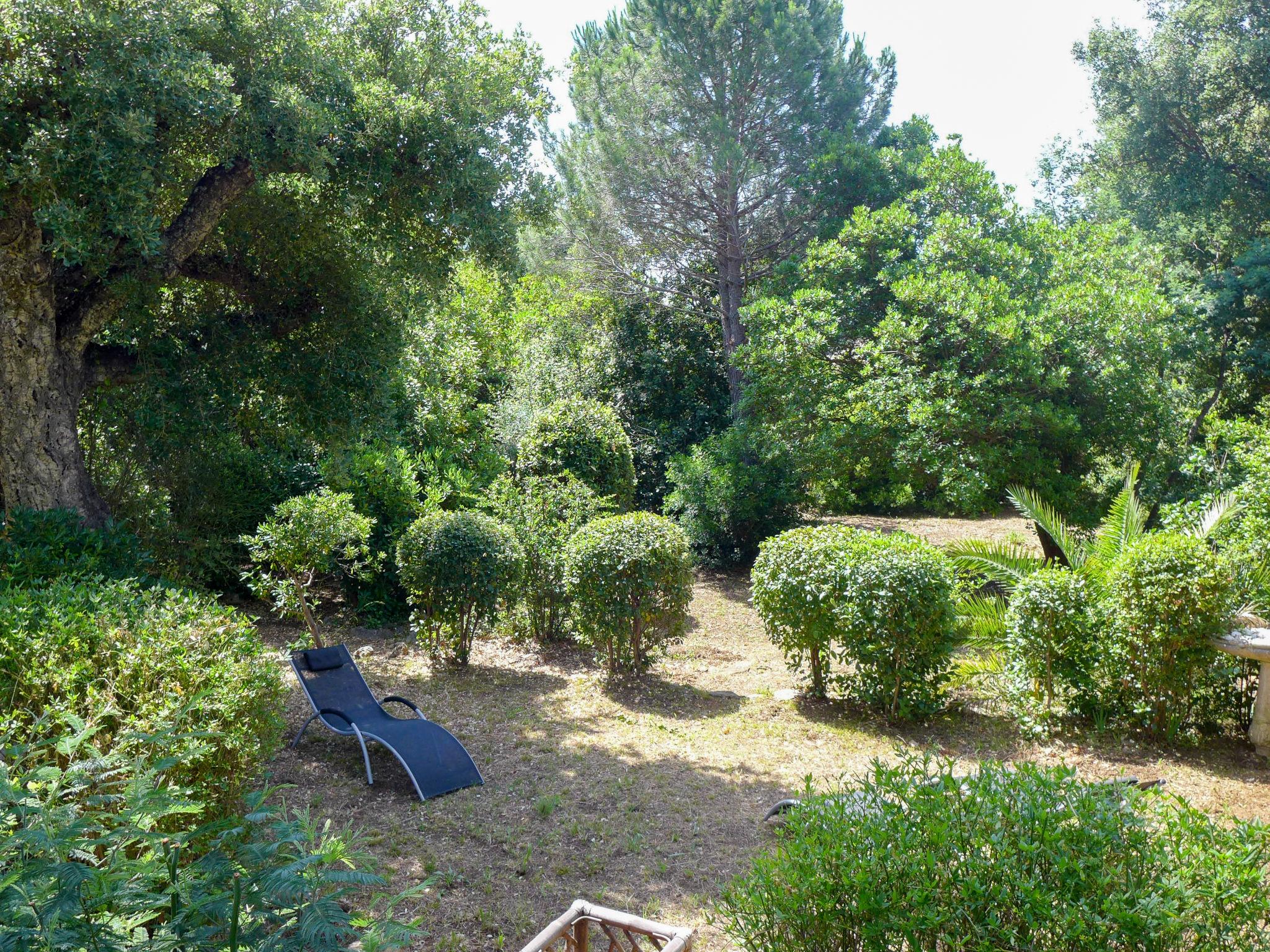 Photo 17 - Appartement de 3 chambres à La Croix-Valmer avec terrasse et vues à la mer